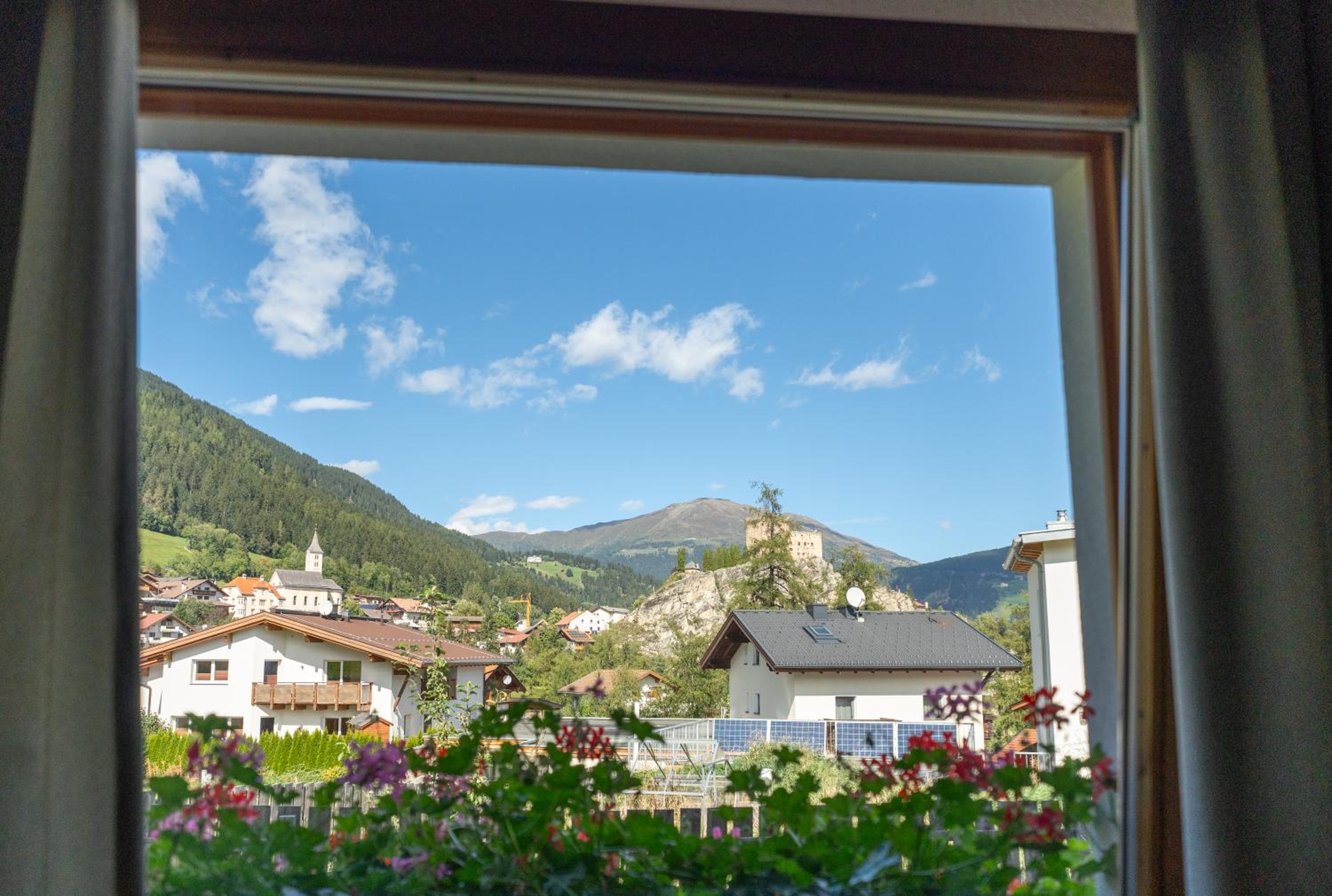Apart Burgpanorama