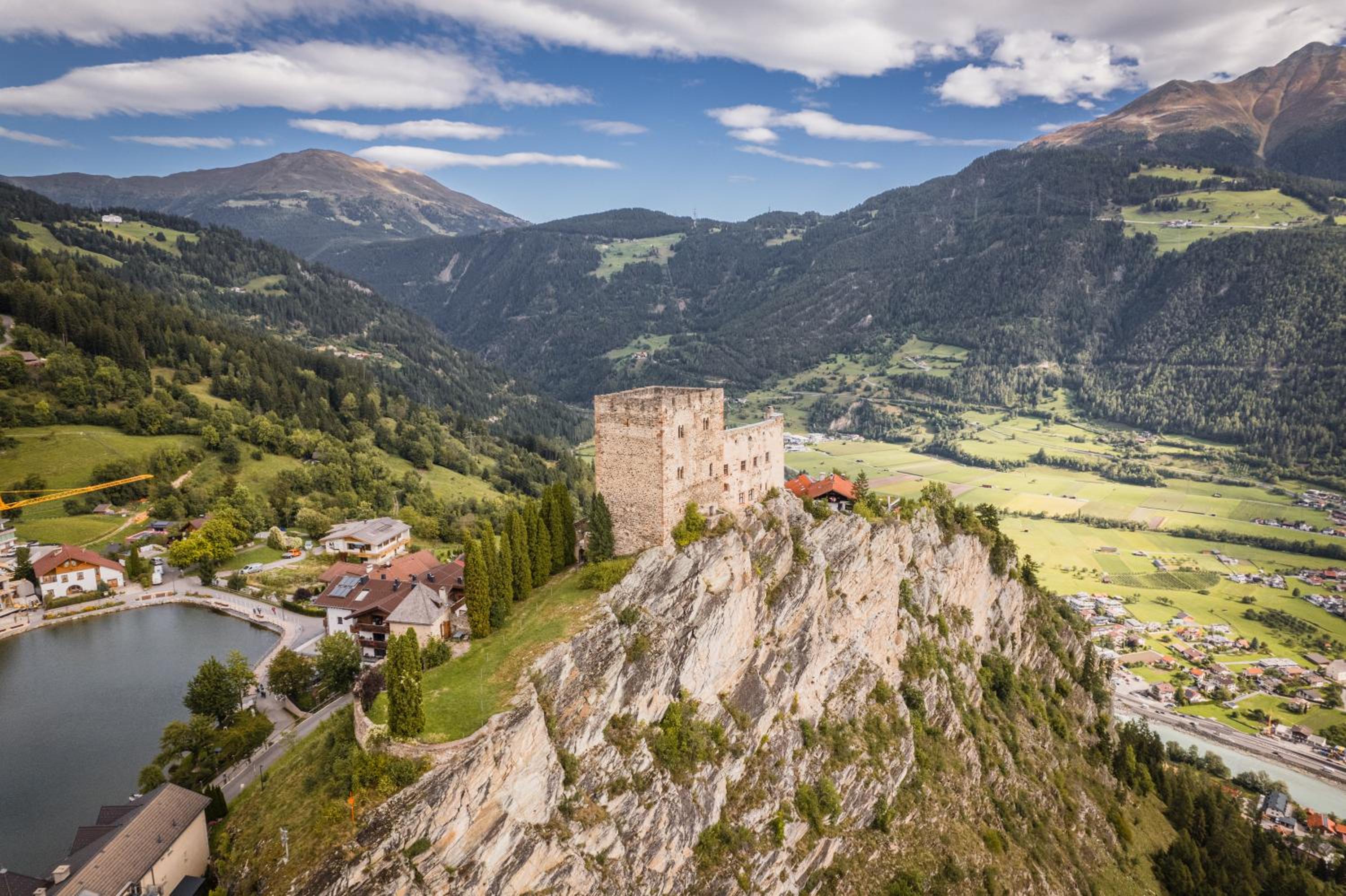 Apart Burgpanorama