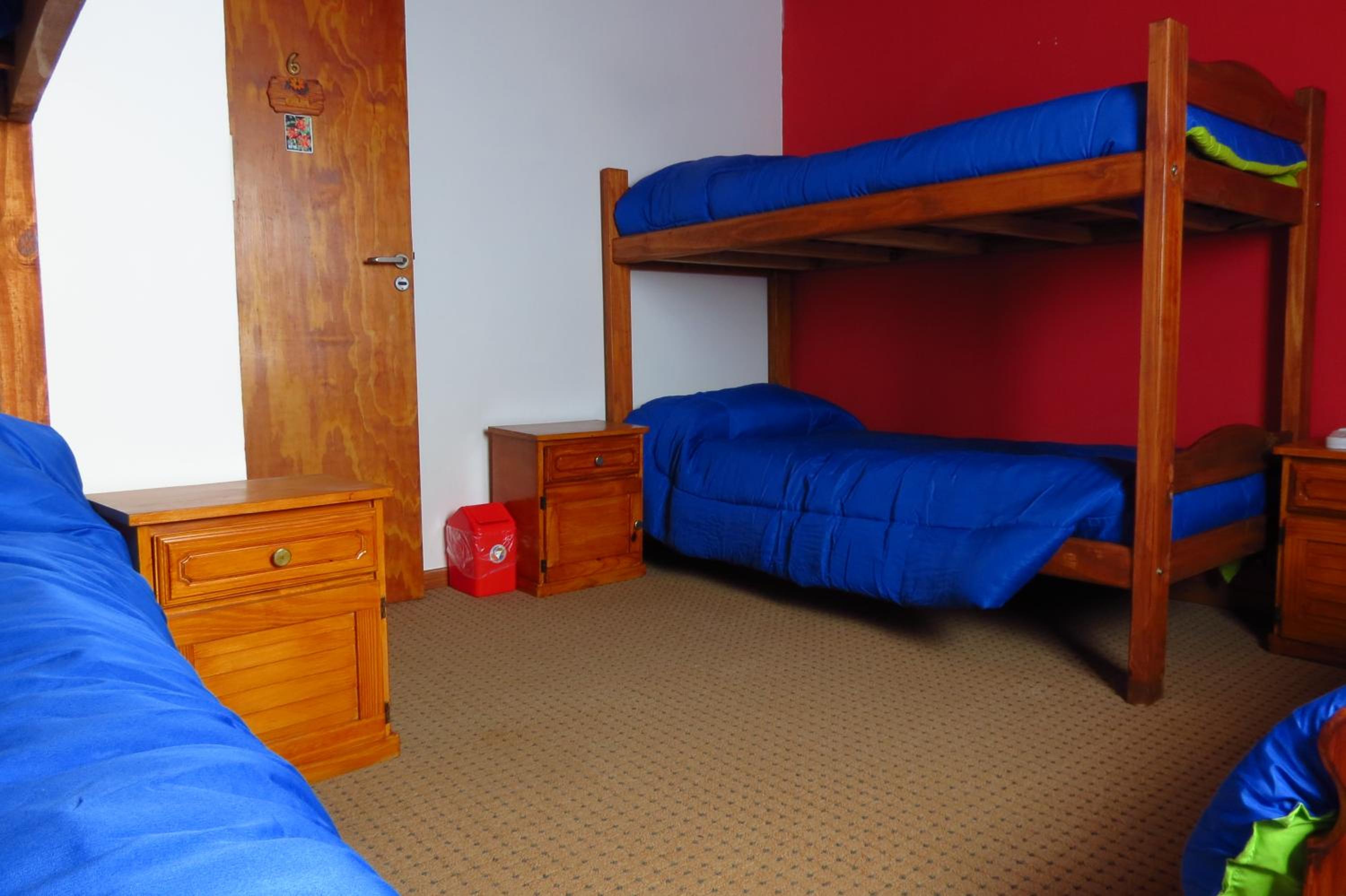 AONIKENK HOSTEL