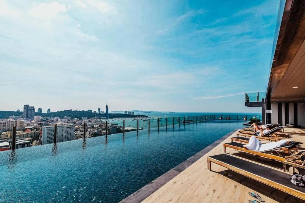 Sea View with Large Balcony @ Central Pattaya