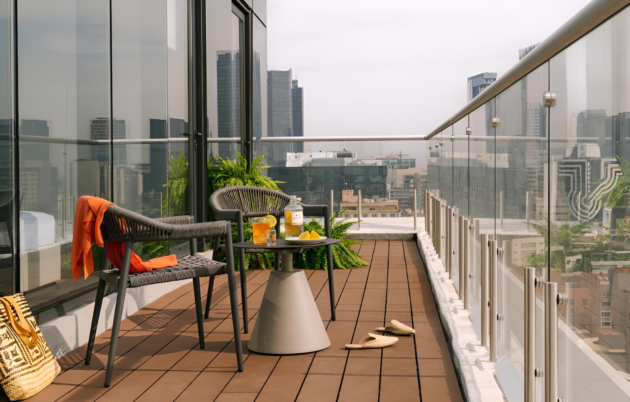 balcony