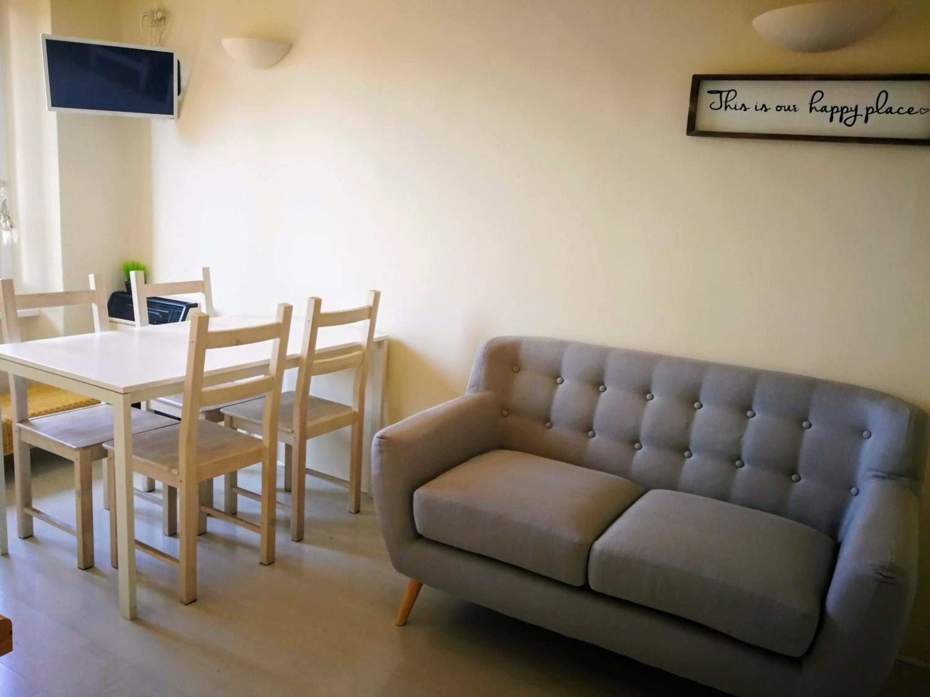 Q21Apartment photo 2