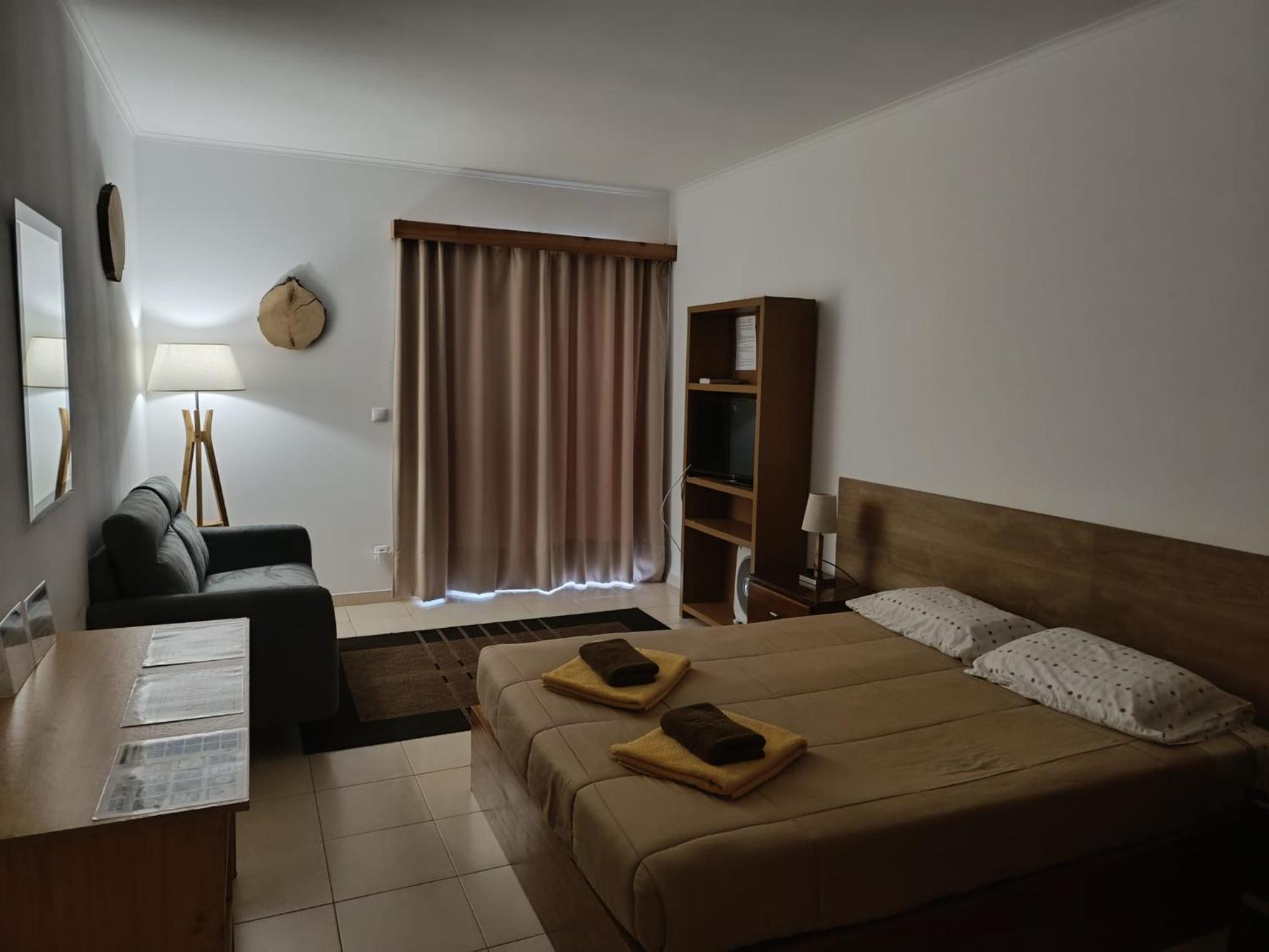AZORES GARDEN HOUSE - Private Suites & Apartments - Automatic Self Check-in photo 76 of 78