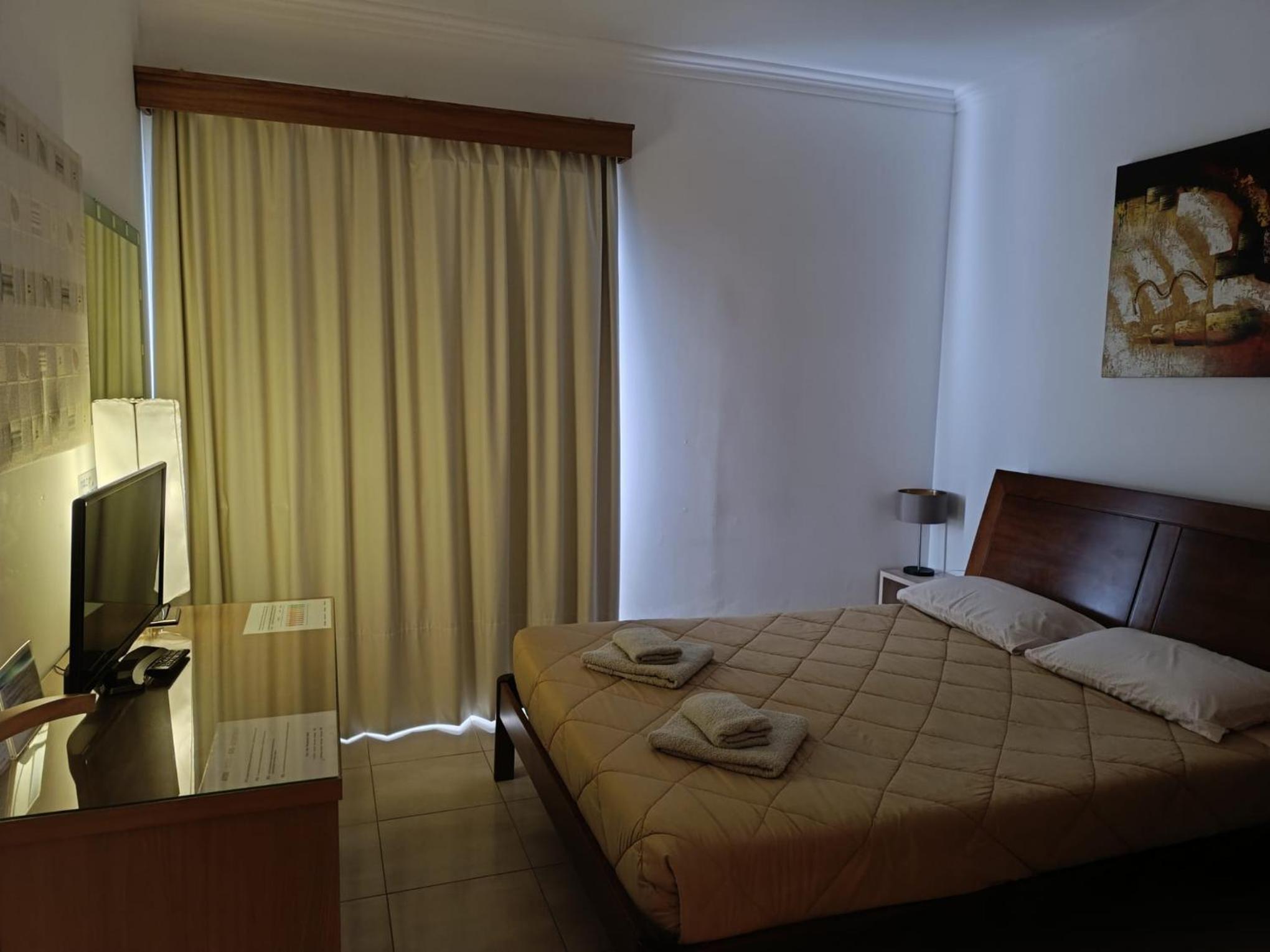 AZORES GARDEN HOUSE - Private Suites & Apartments - Automatic Self Check-in photo 77 of 78
