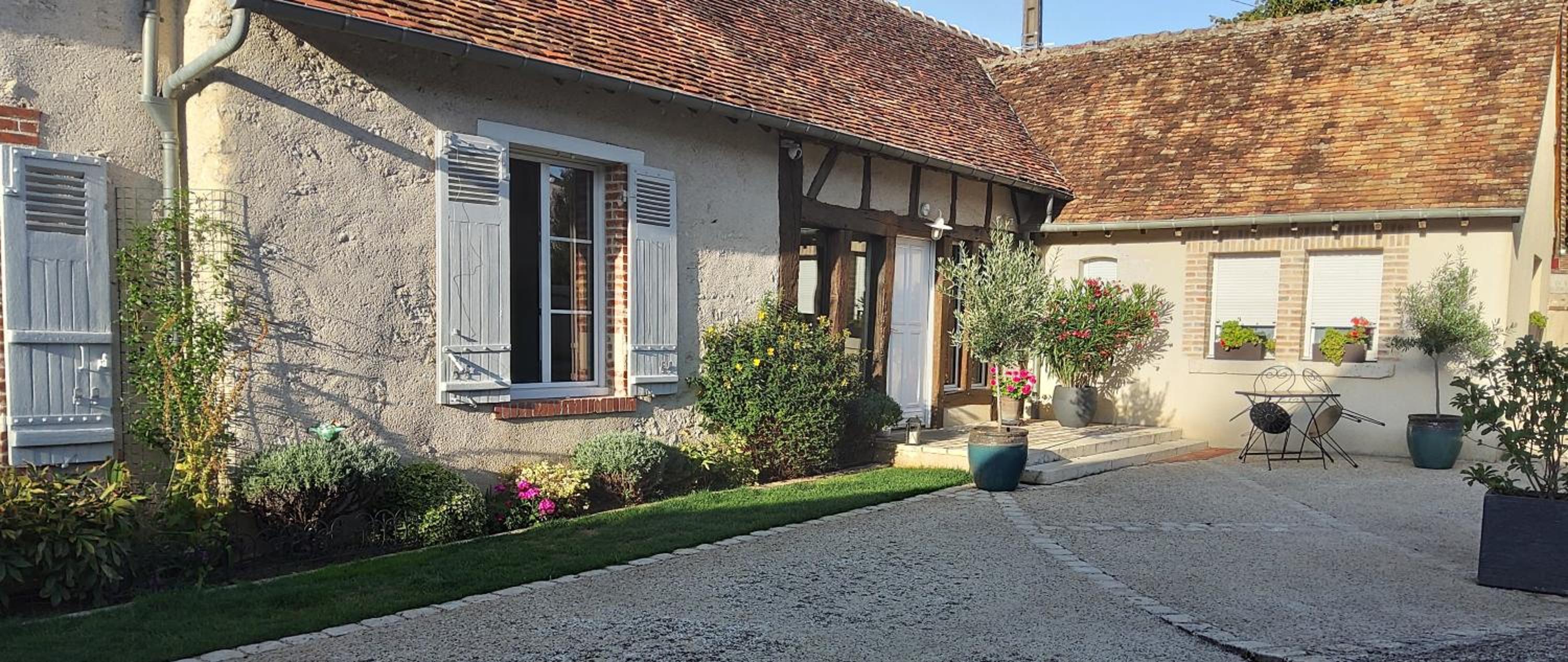 Agréables chambres d'hôtes dans maison XVIIIe view 2