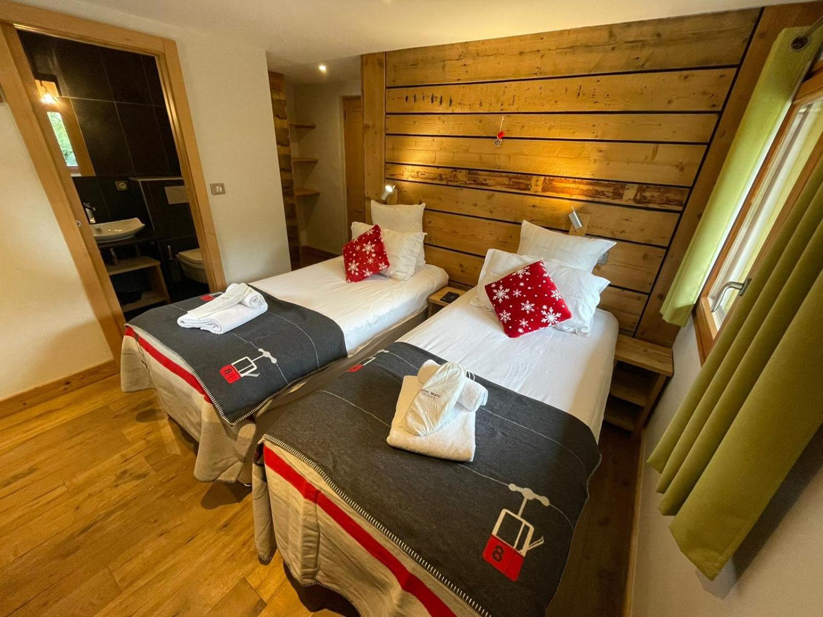 Chalet Spa Relaxing winter MORZINE GUEST CHALET B and B in Summer view 5