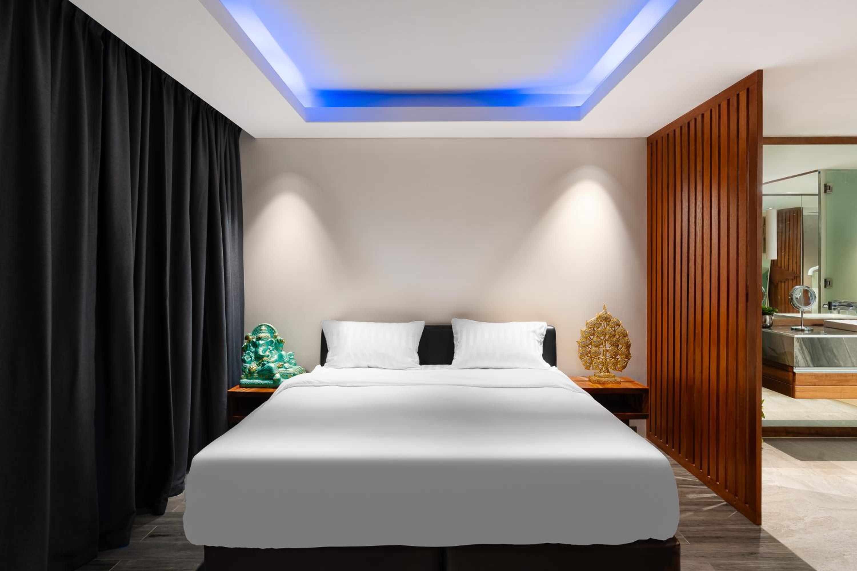 Bluepoint Seaview Patong 818
