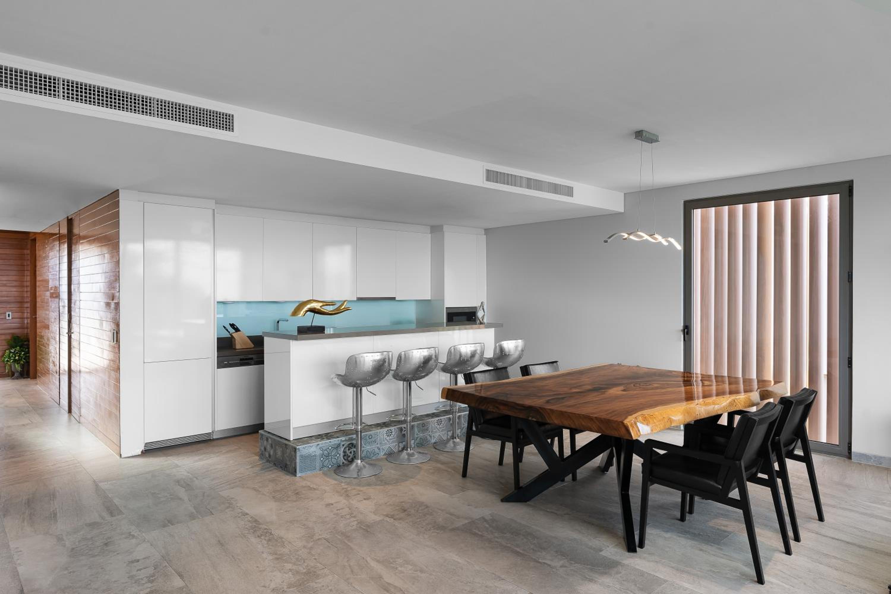 Bluepoint Seaview Patong 818