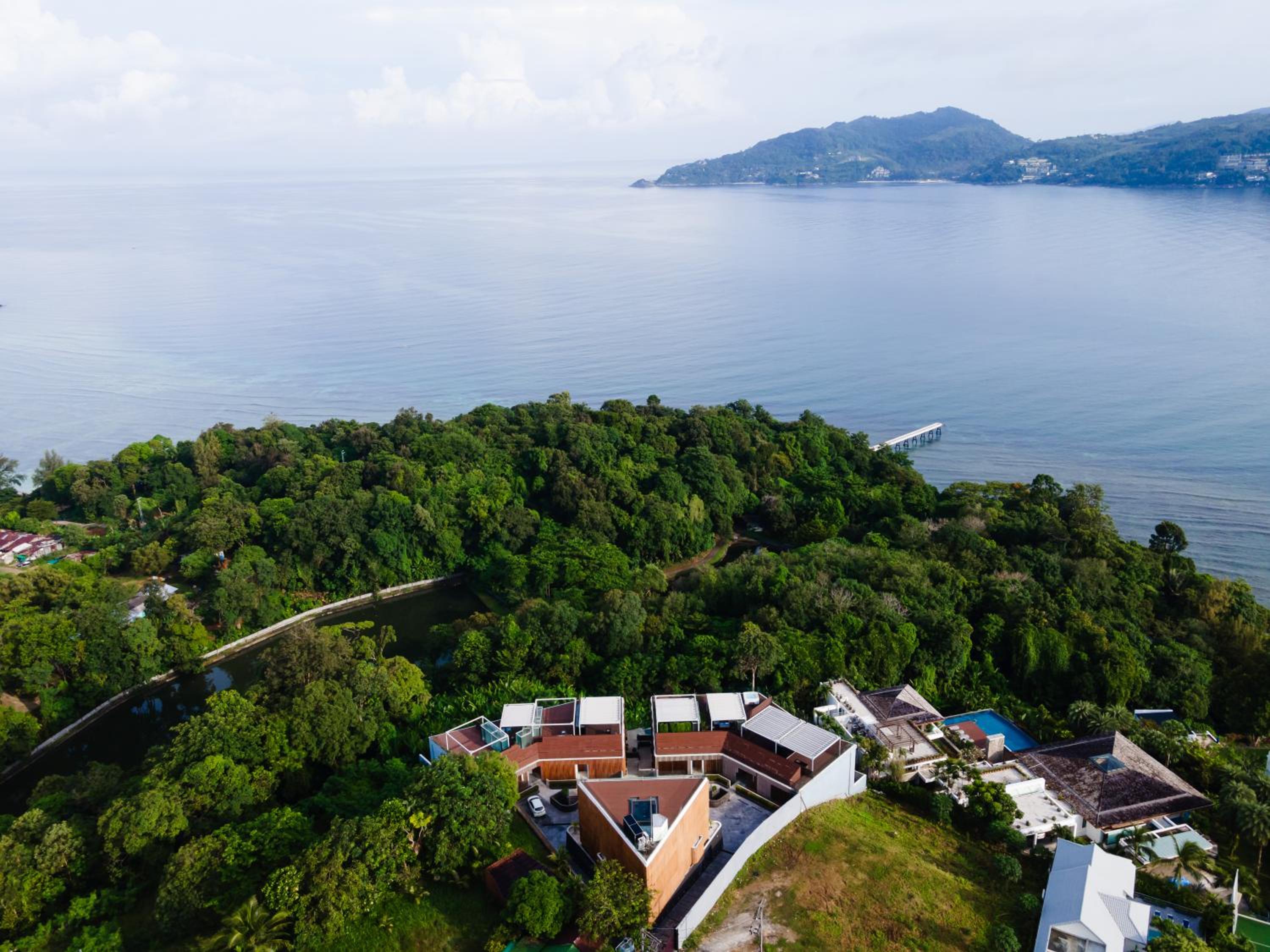Bluepoint Seaview Patong 818