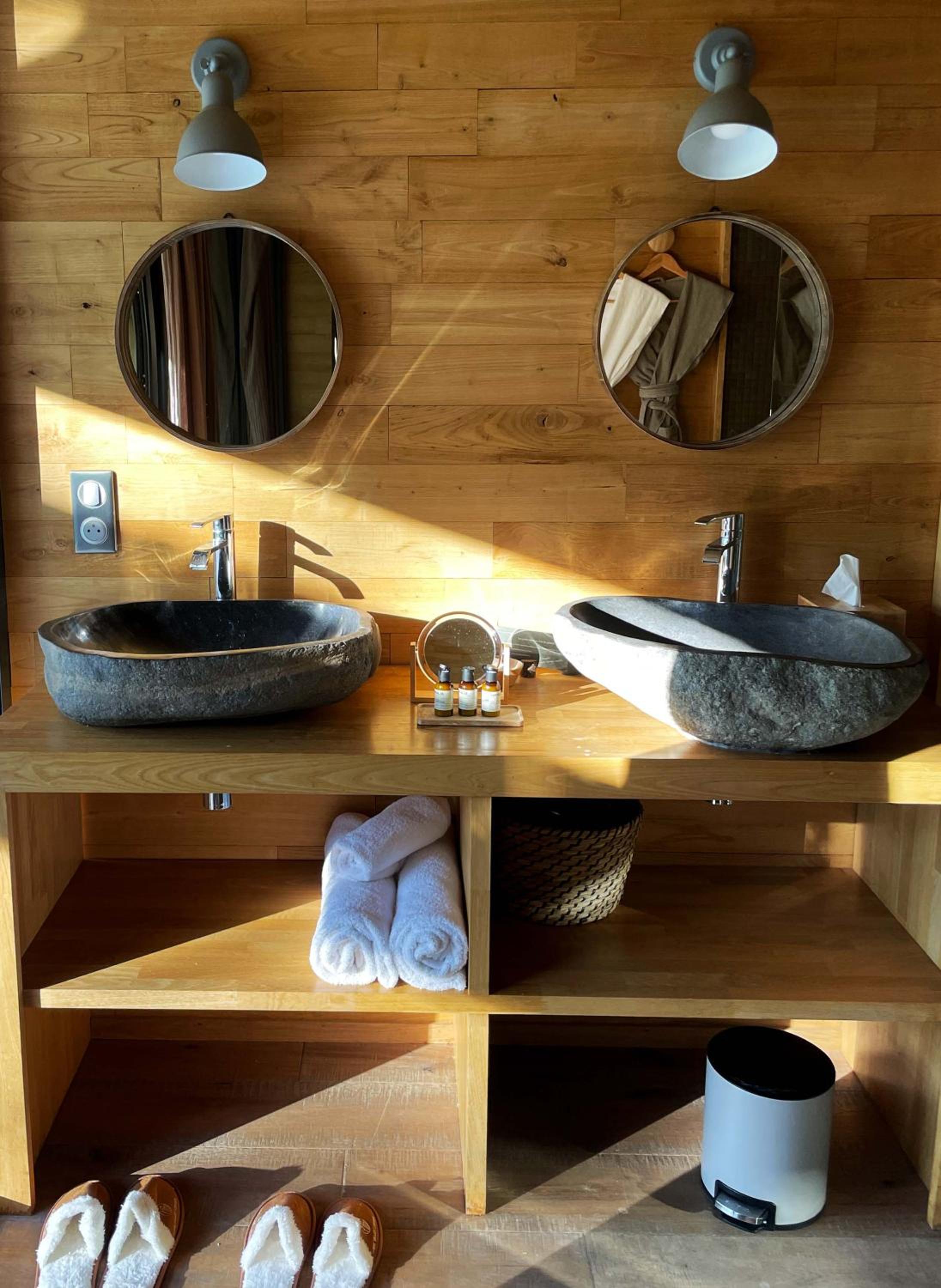 Loire Valley Lodges - Hotel 6