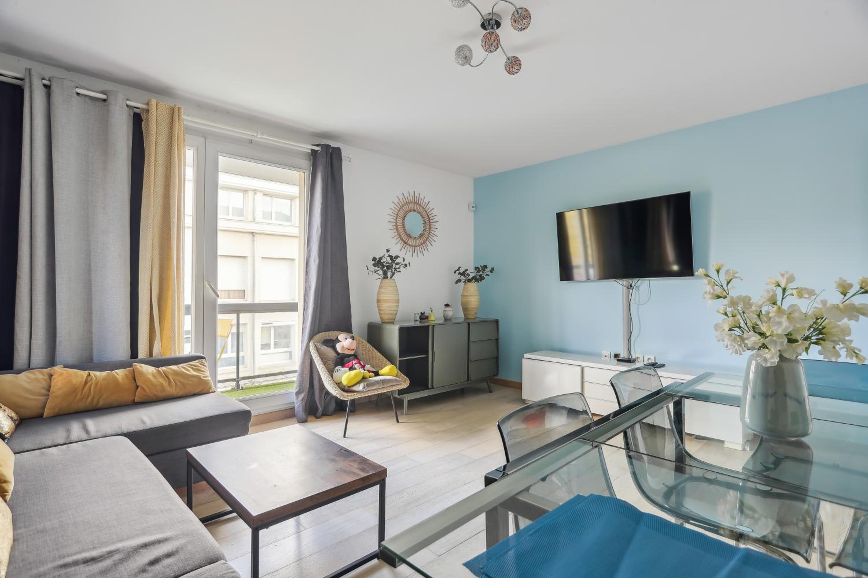 Beautiful T4 appartement 8 Personnes proche Disney parking privé