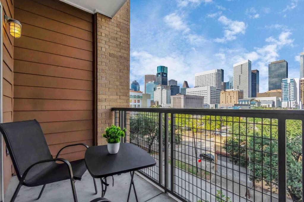 HTown Downtown Oasis