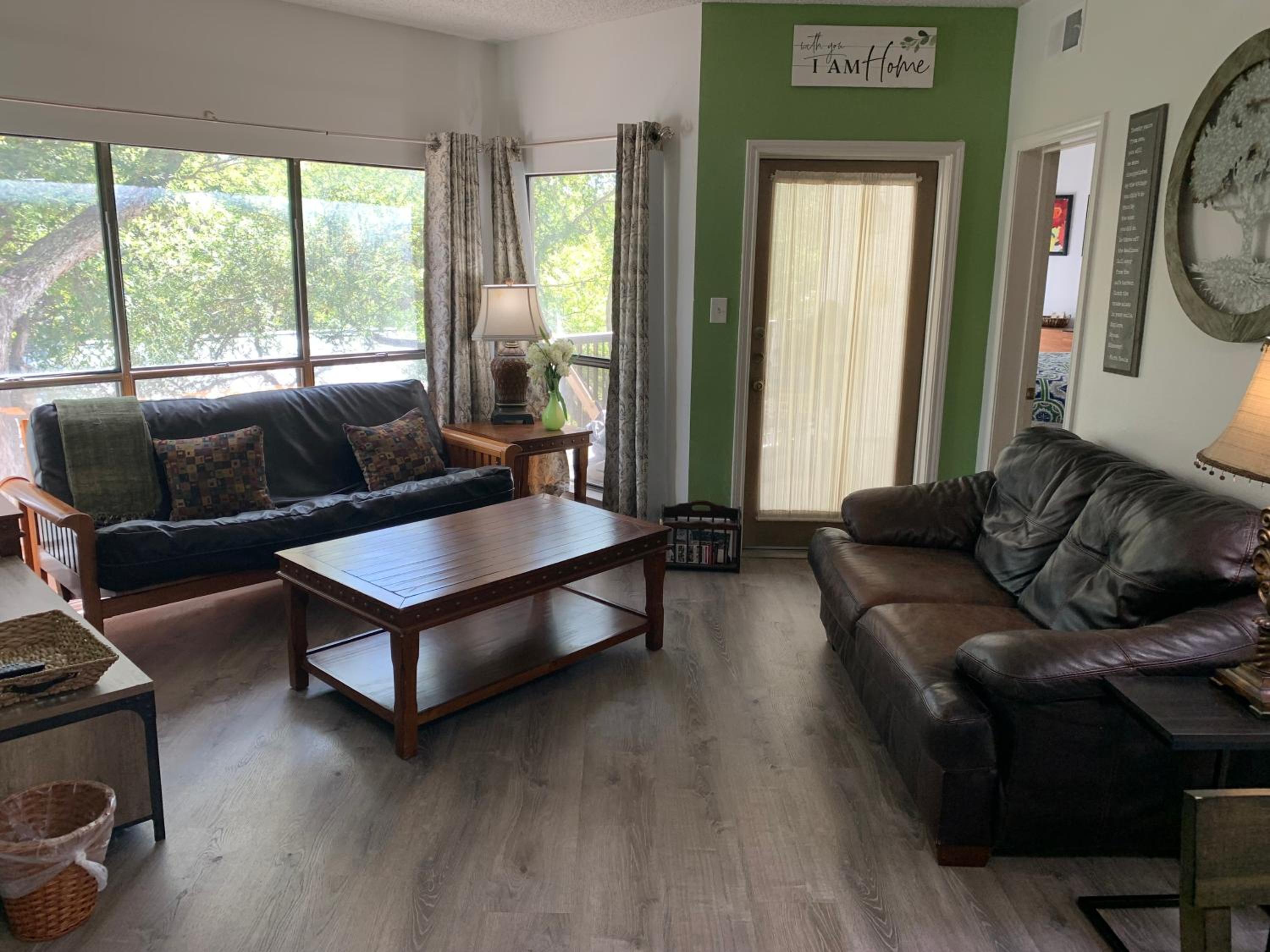 IC 215 Treetop Villa