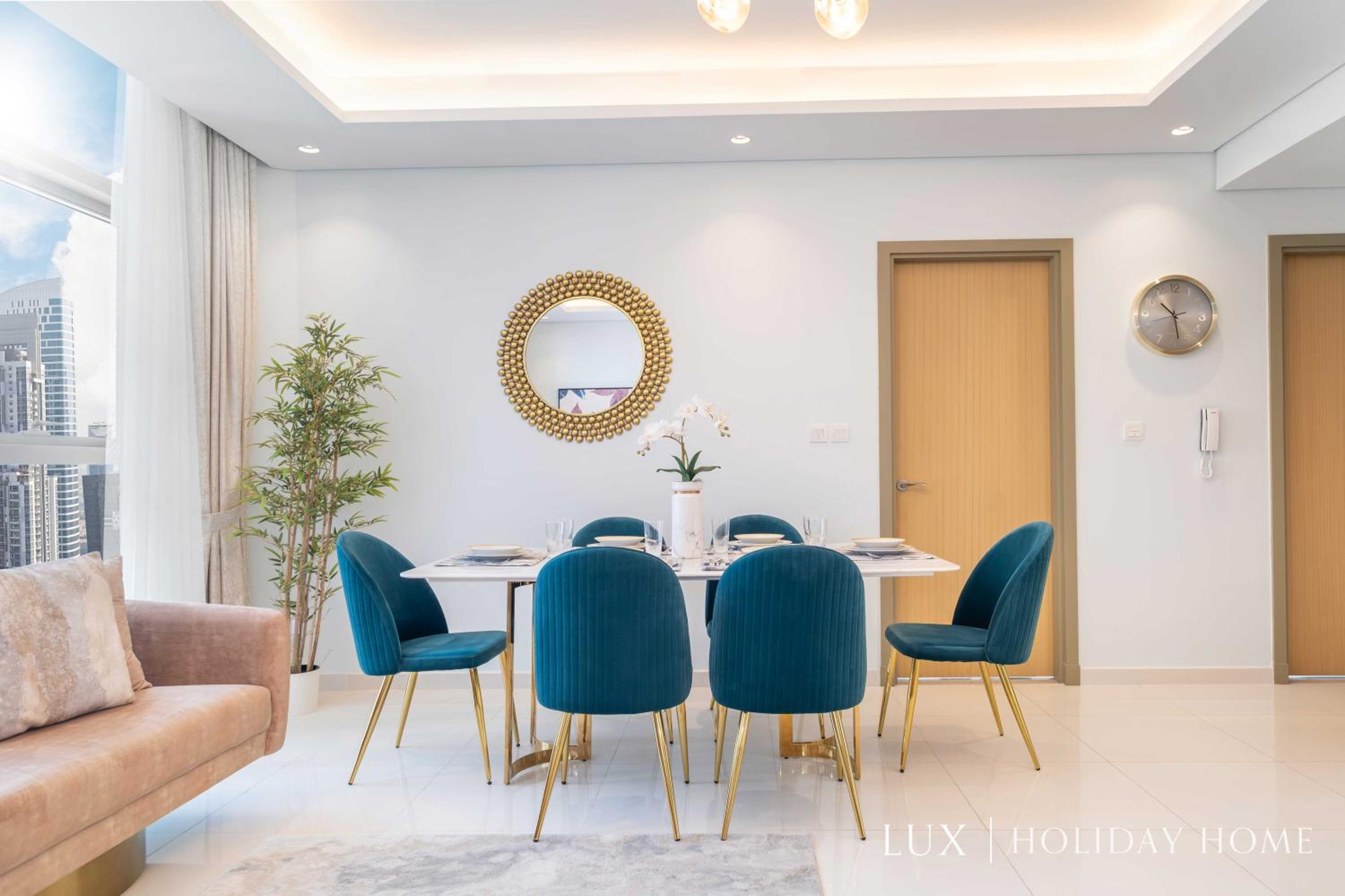 LUX The Paramount Sea View Suite