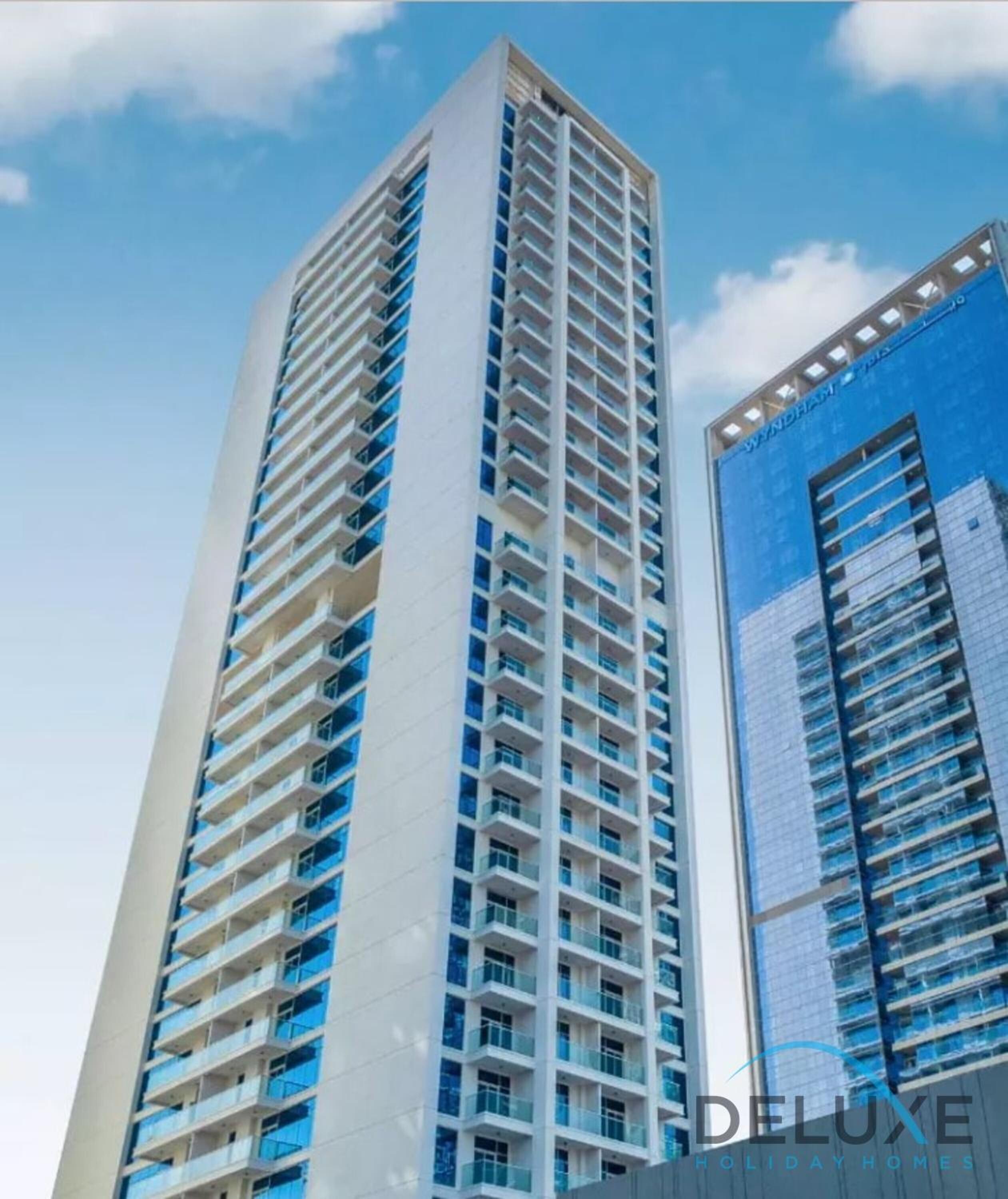 Lush Studio in Studio One Dubai Marina by Deluxe Holiday Homes