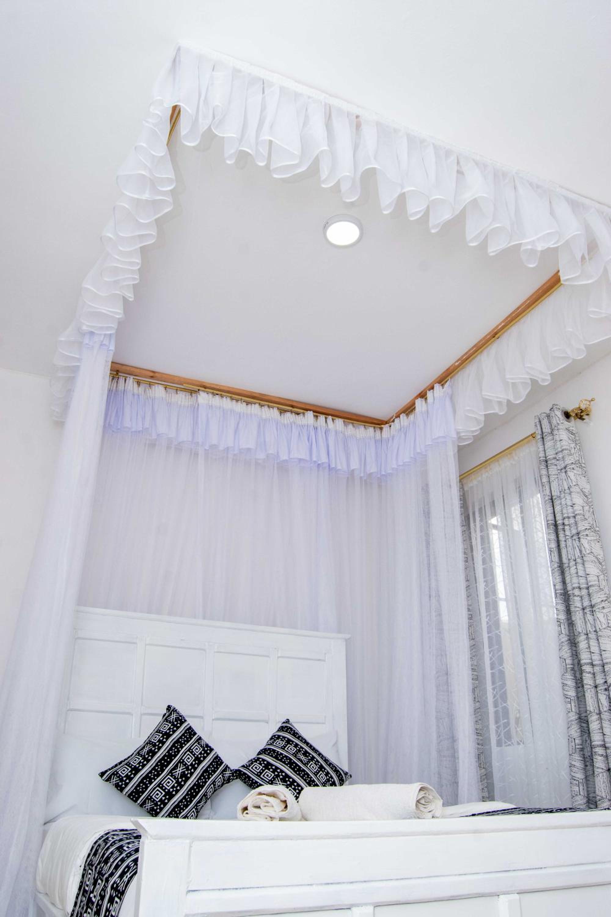 Tina's 1 BR Apartment with Fast Wi-Fi, Parking and Netflix - Kisumu