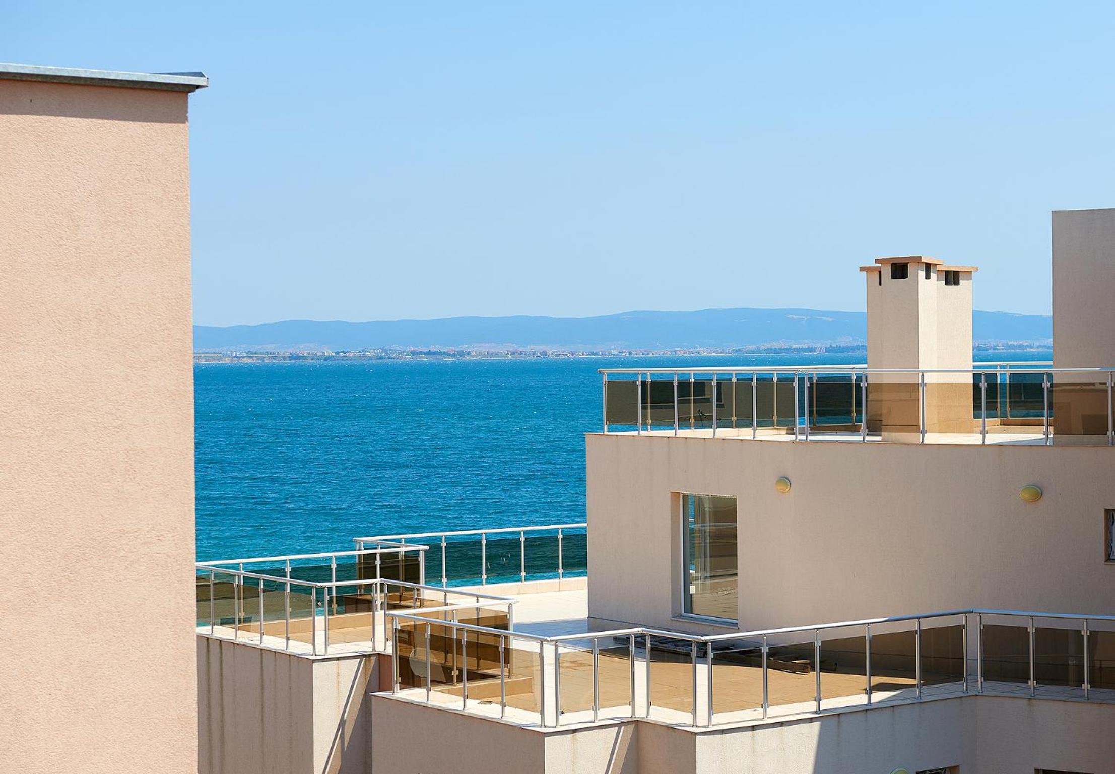 Balcony & Terrace
