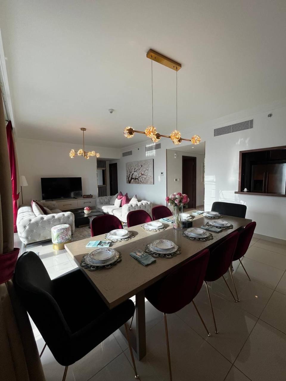 Burj Khalifa view, 3 Bedroom Apartment in Boulevard Point, Connected to Dubai Mall