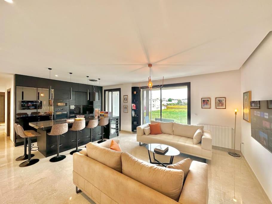 D10 New and Luxurious 2 bds in La Marsa