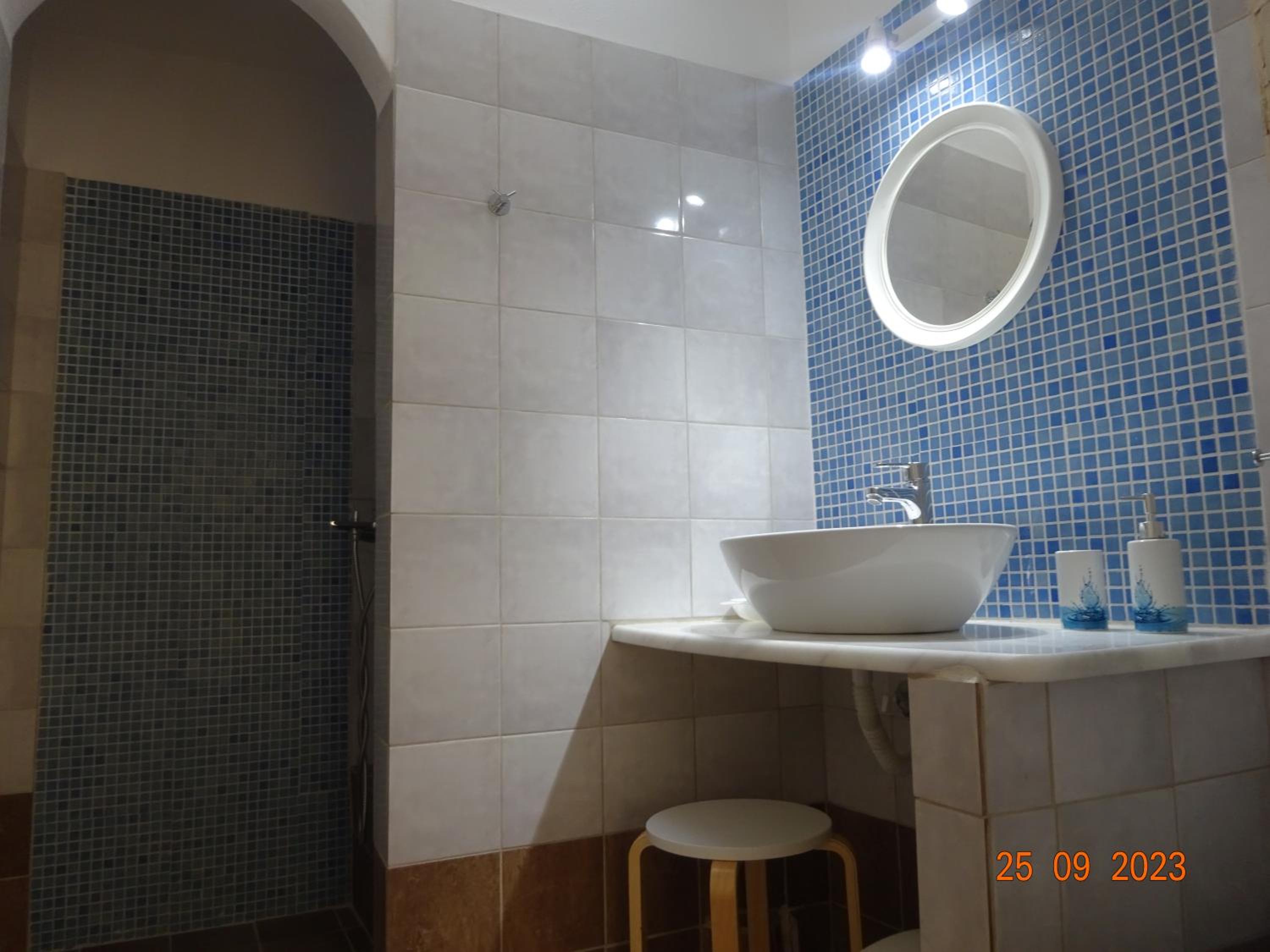 Photo 42