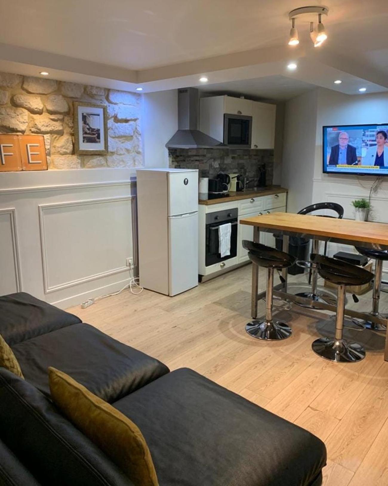 42-LUXURY FLAT