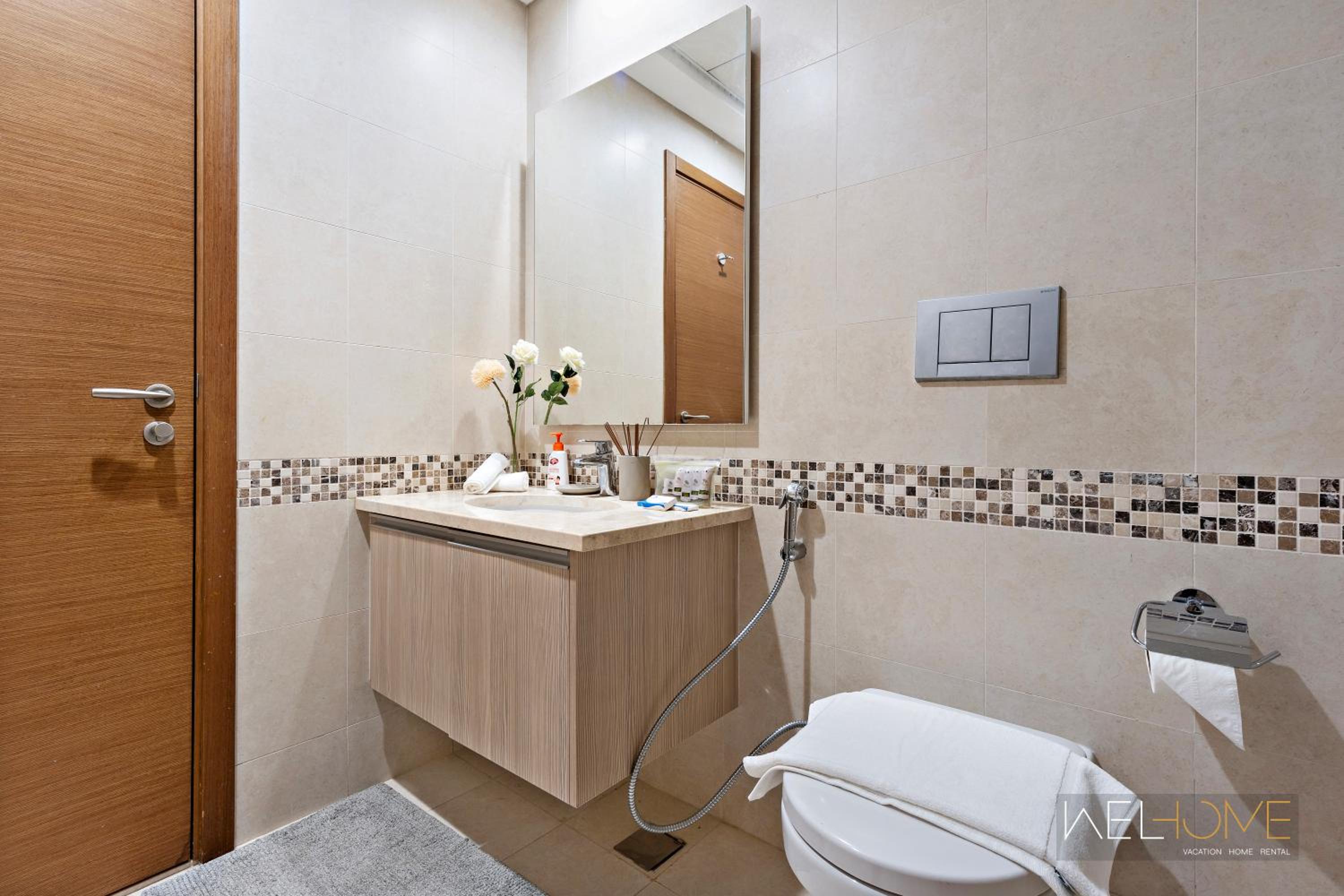 Abu Dhabi Vacations - WelHome - Luxury Apt Close to Yas Water and Ferrari World - Property Image 14