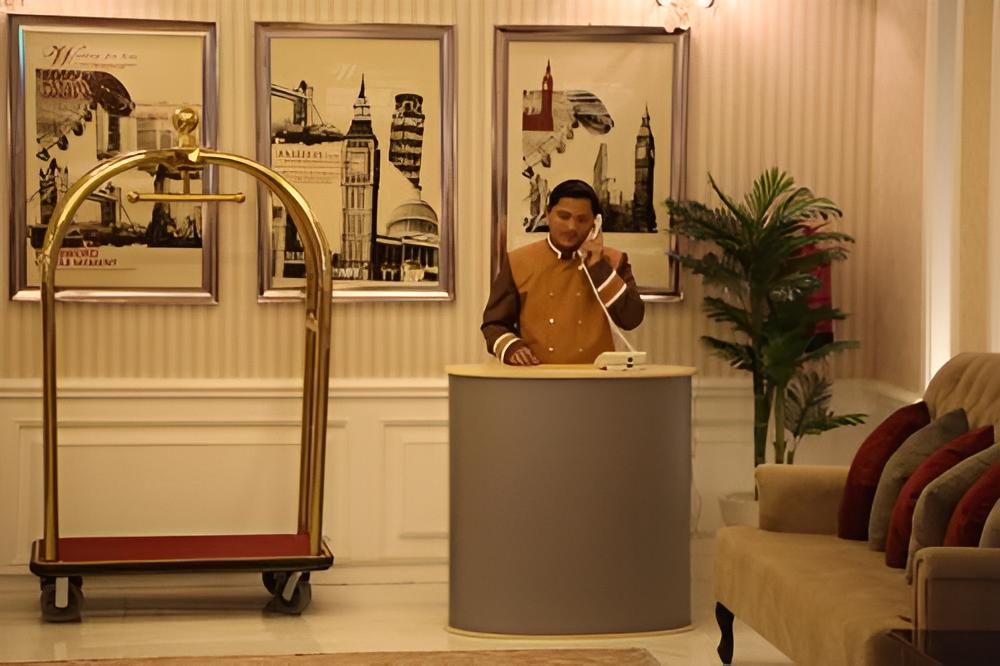 Lobby & Reception