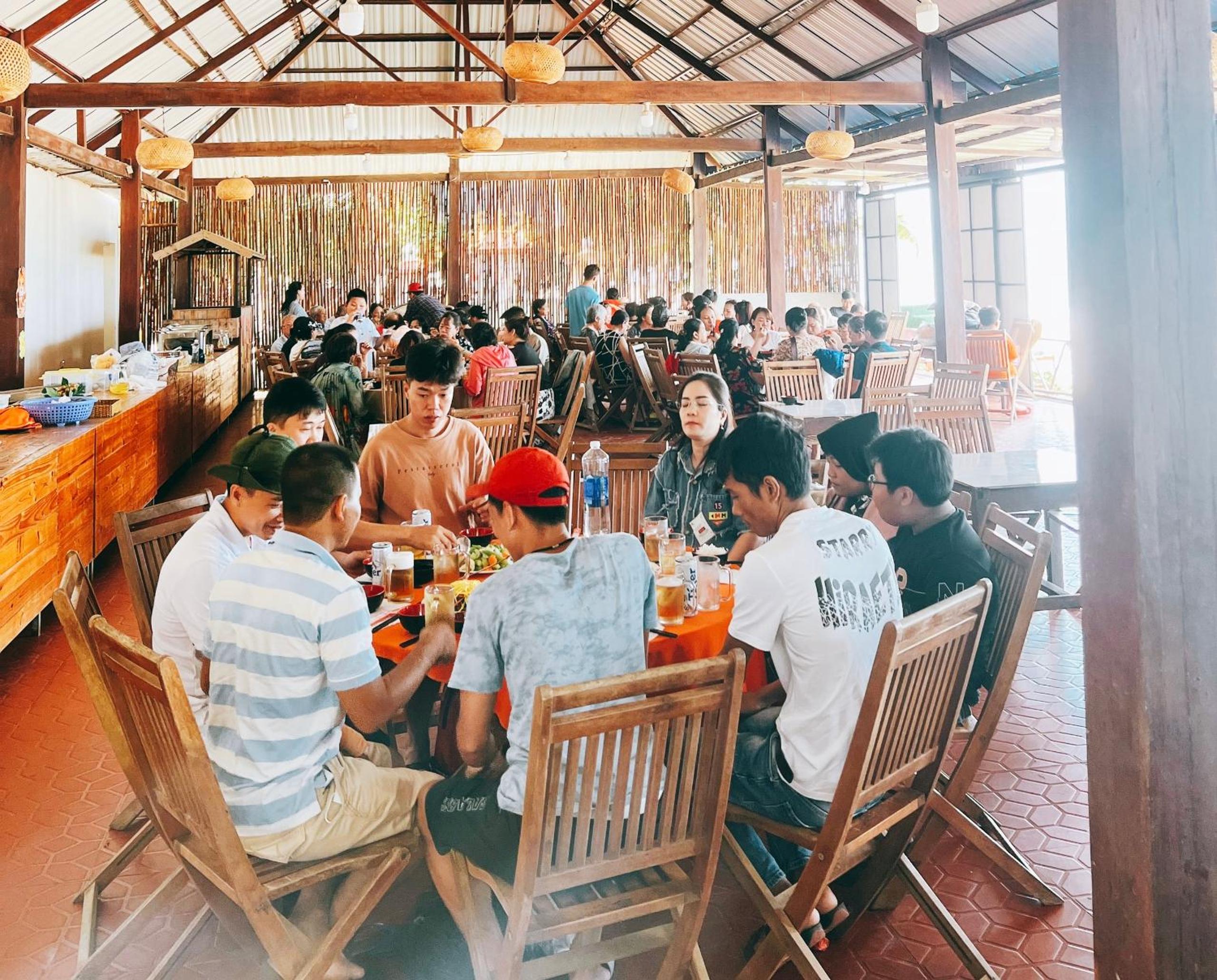 restaurant