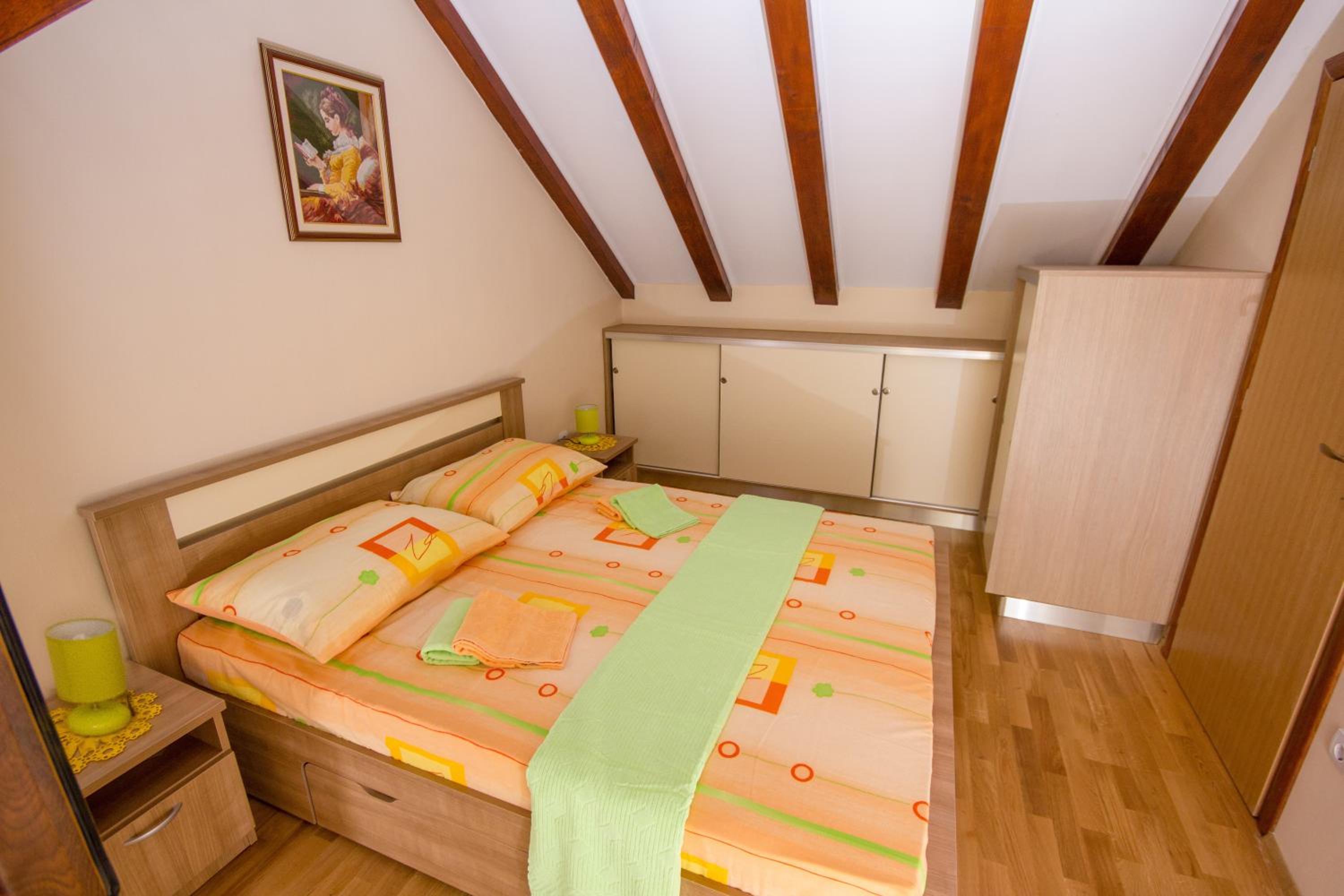 Apartment Niko Kaštel Stari view 4