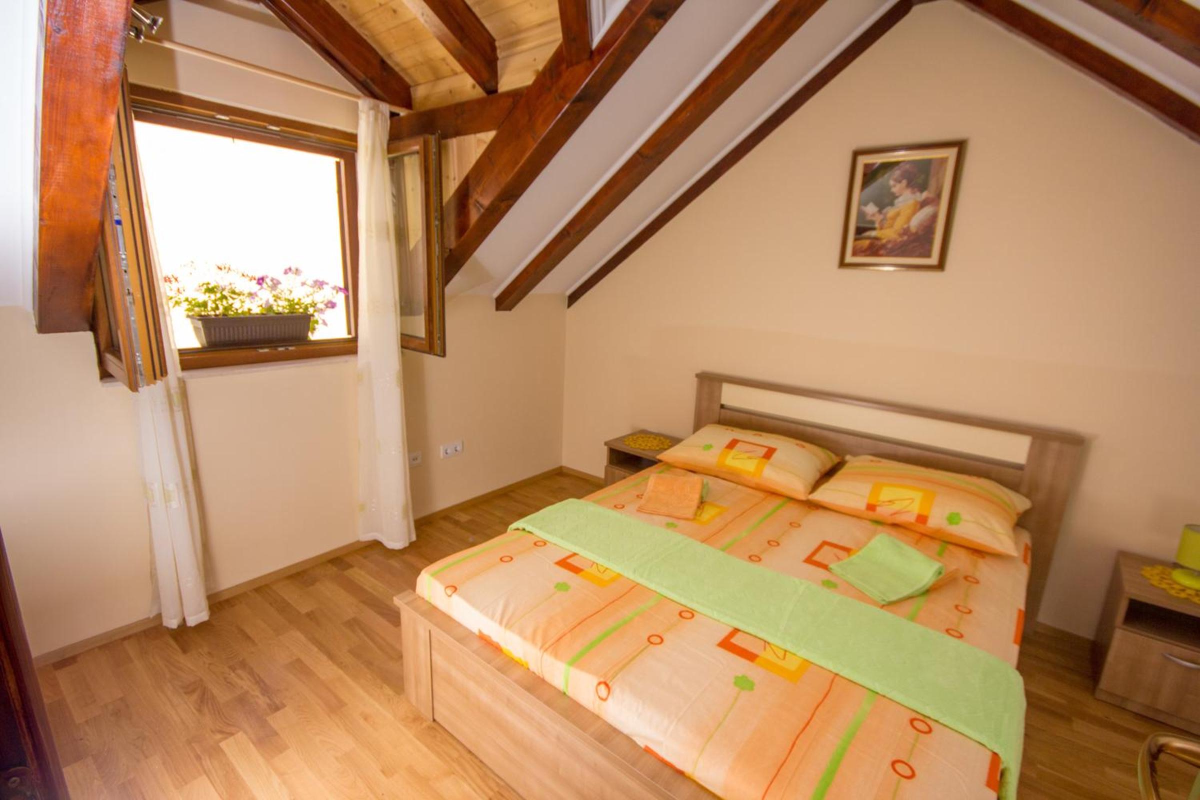 Apartment Niko Kaštel Stari view 5