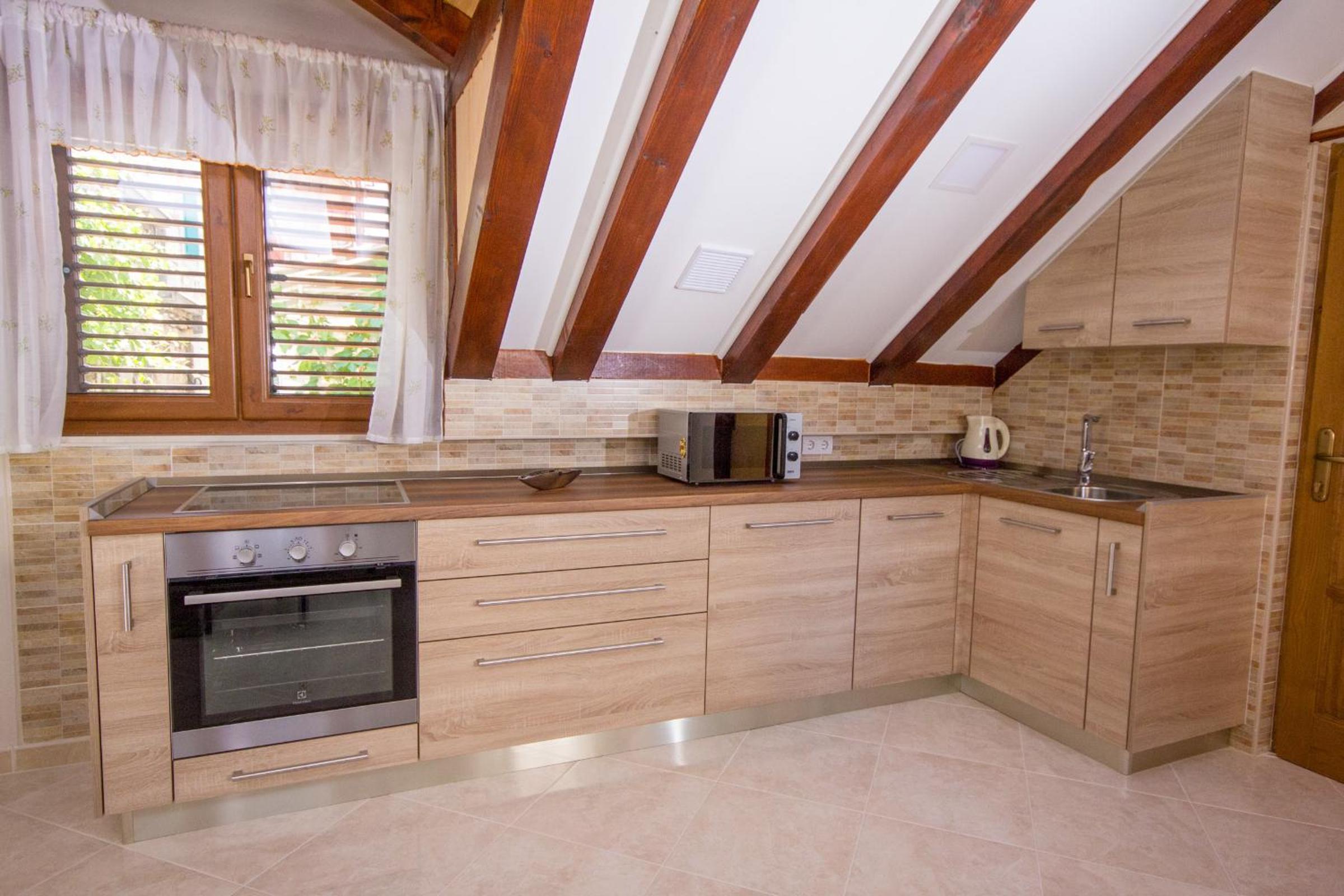 Apartment Niko Kaštel Stari view 3