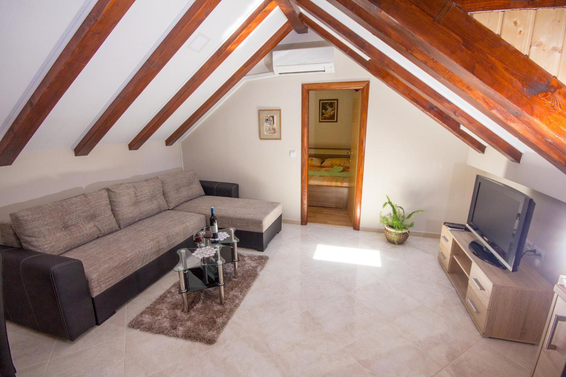 Apartment Niko Kaštel Stari view 2