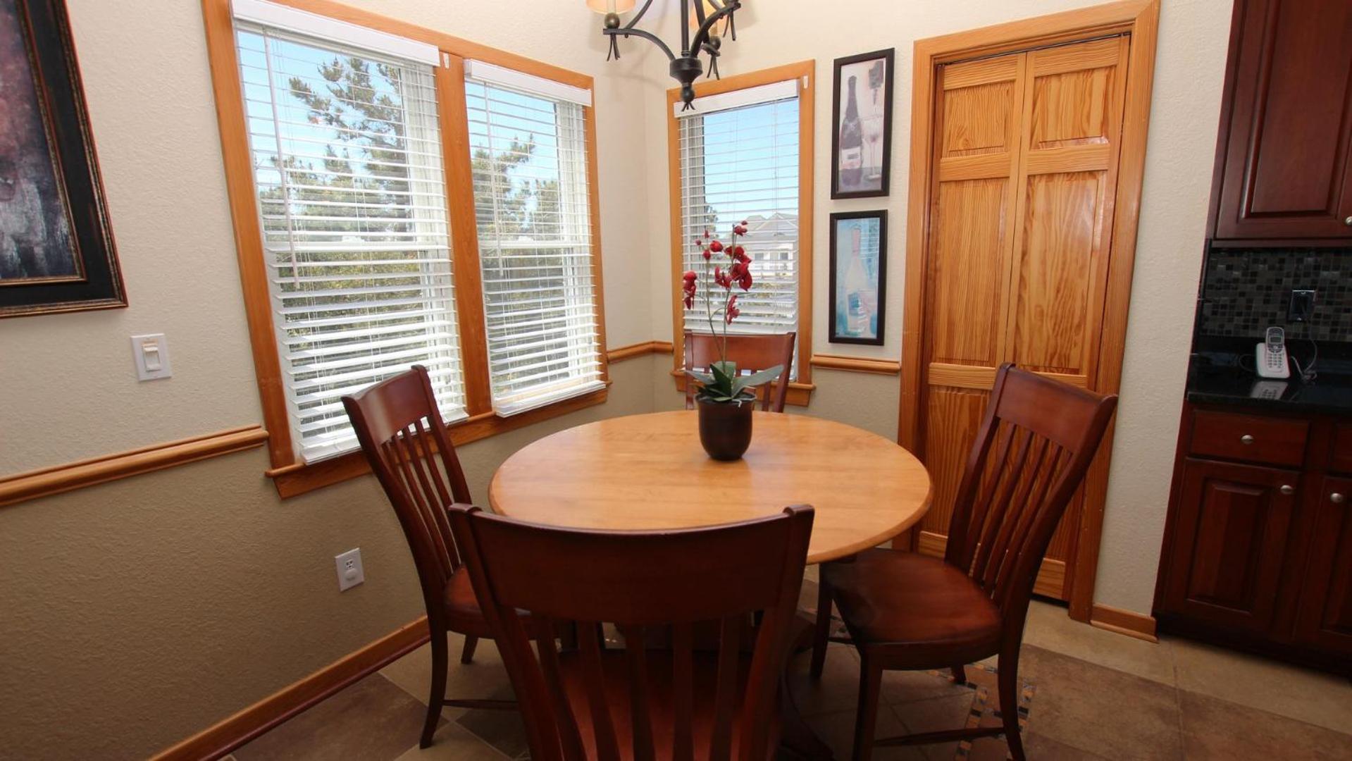 WW857, Seaquest Resort- Oceanside, 7 BRs, Pool Table, Priv Pool, Hot Tub