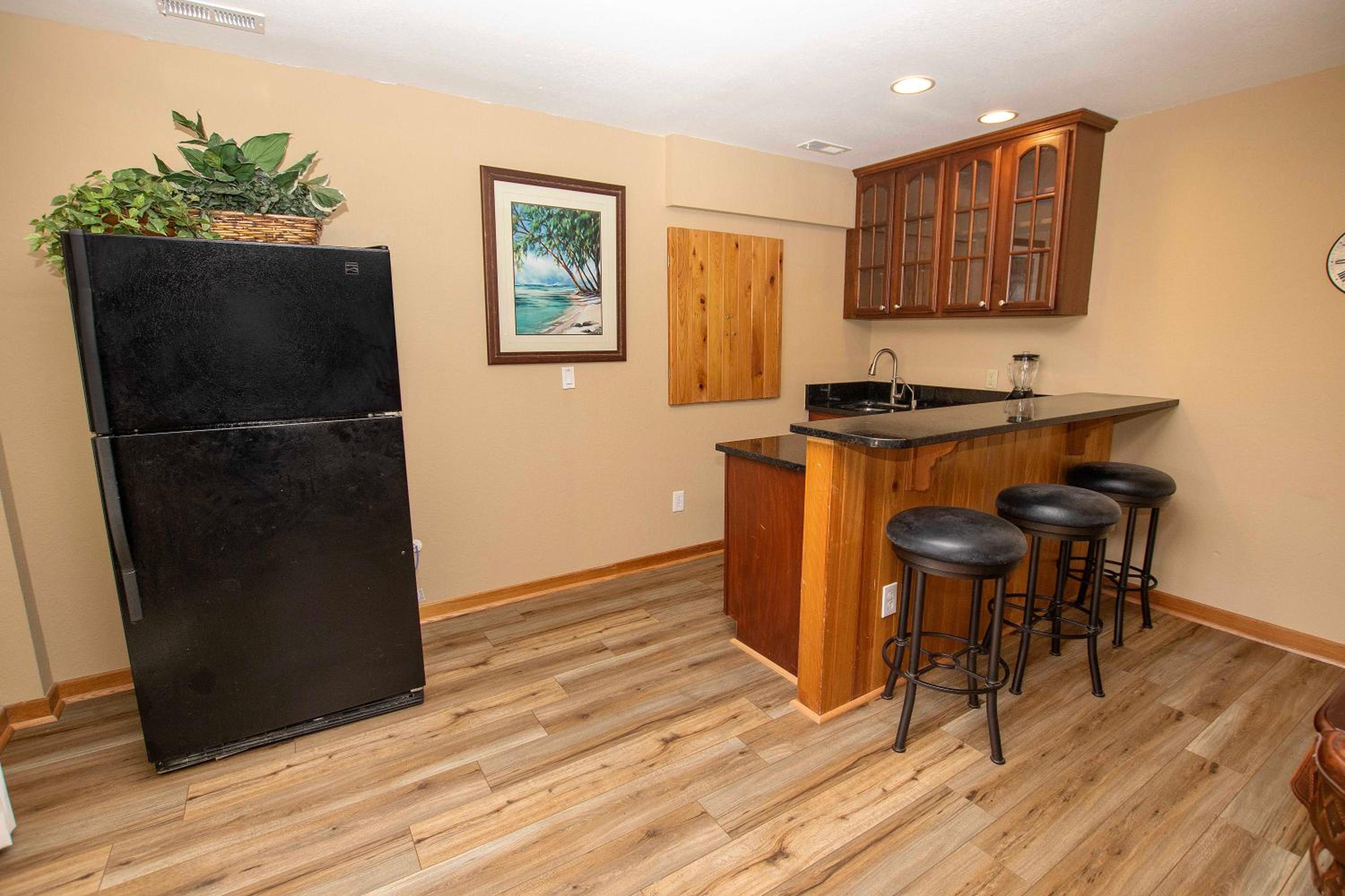 WW857, Seaquest Resort- Oceanside, 7 BRs, Pool Table, Priv Pool, Hot Tub