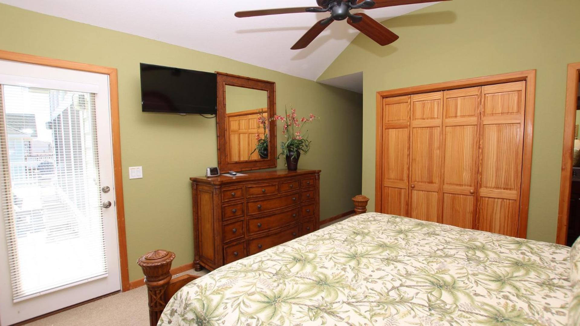WW857, Seaquest Resort- Oceanside, 7 BRs, Pool Table, Priv Pool, Hot Tub