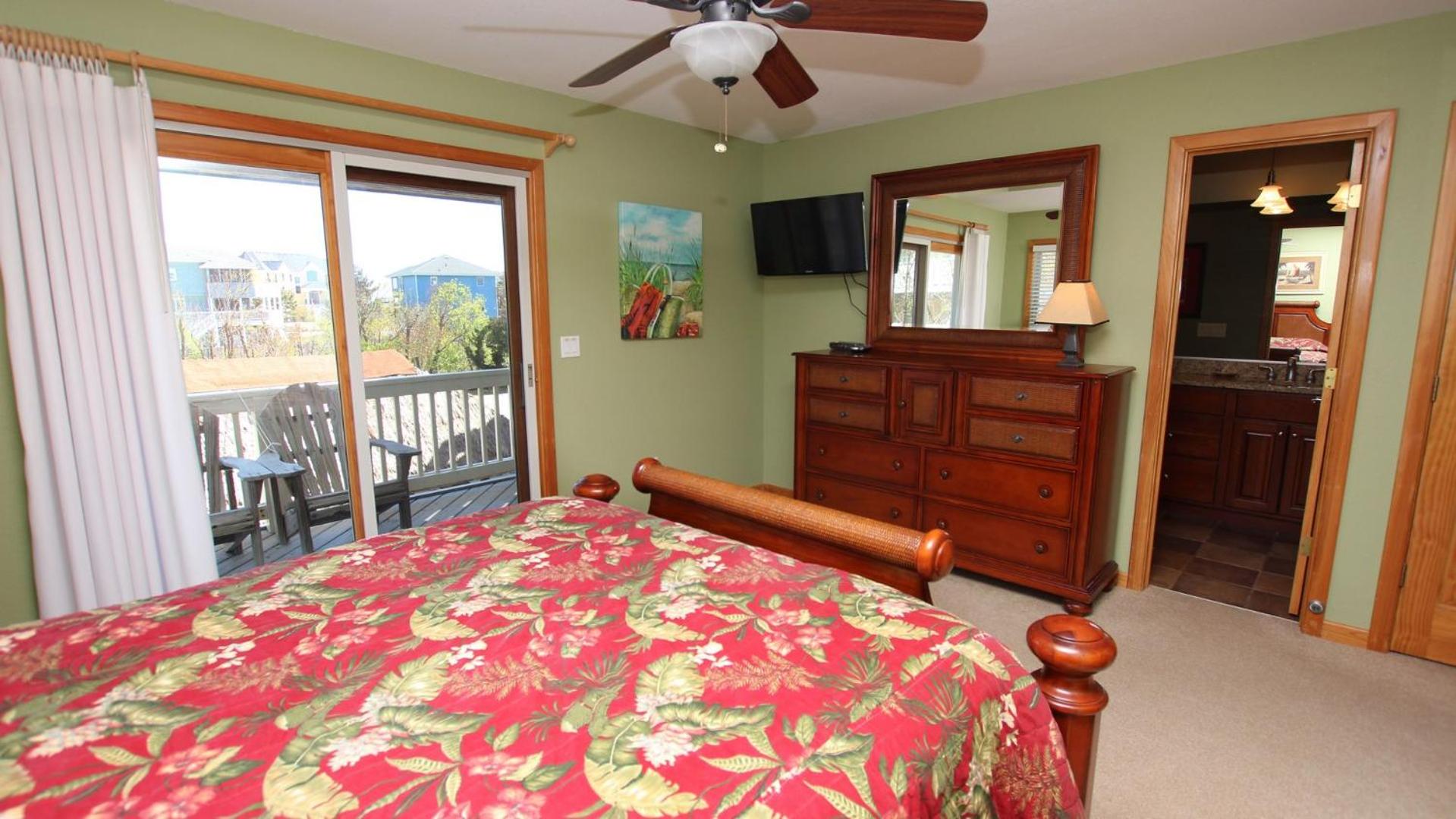 WW857, Seaquest Resort- Oceanside, 7 BRs, Pool Table, Priv Pool, Hot Tub
