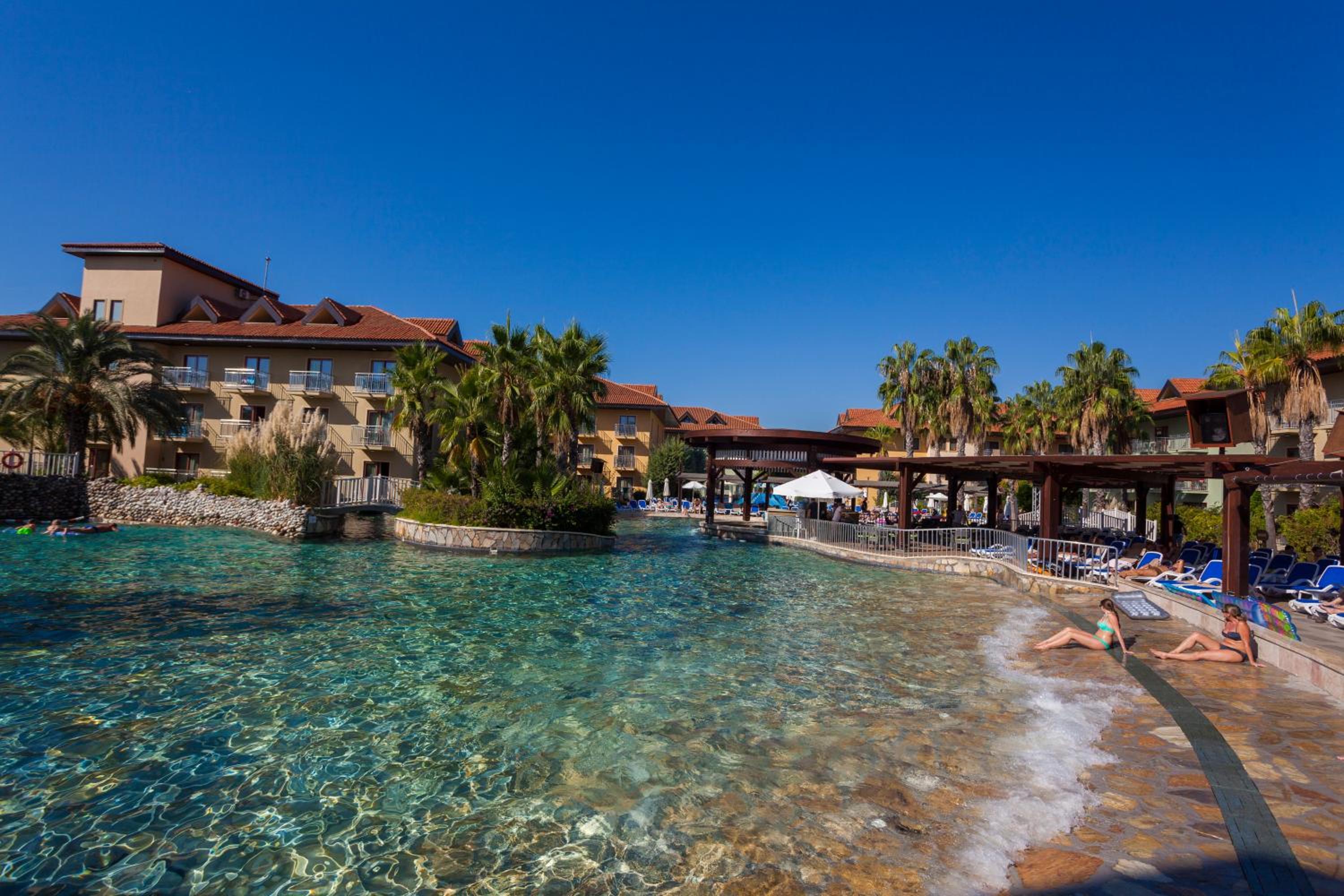 Side Vacations - CLUB GRAND AQUA - Property Image 5