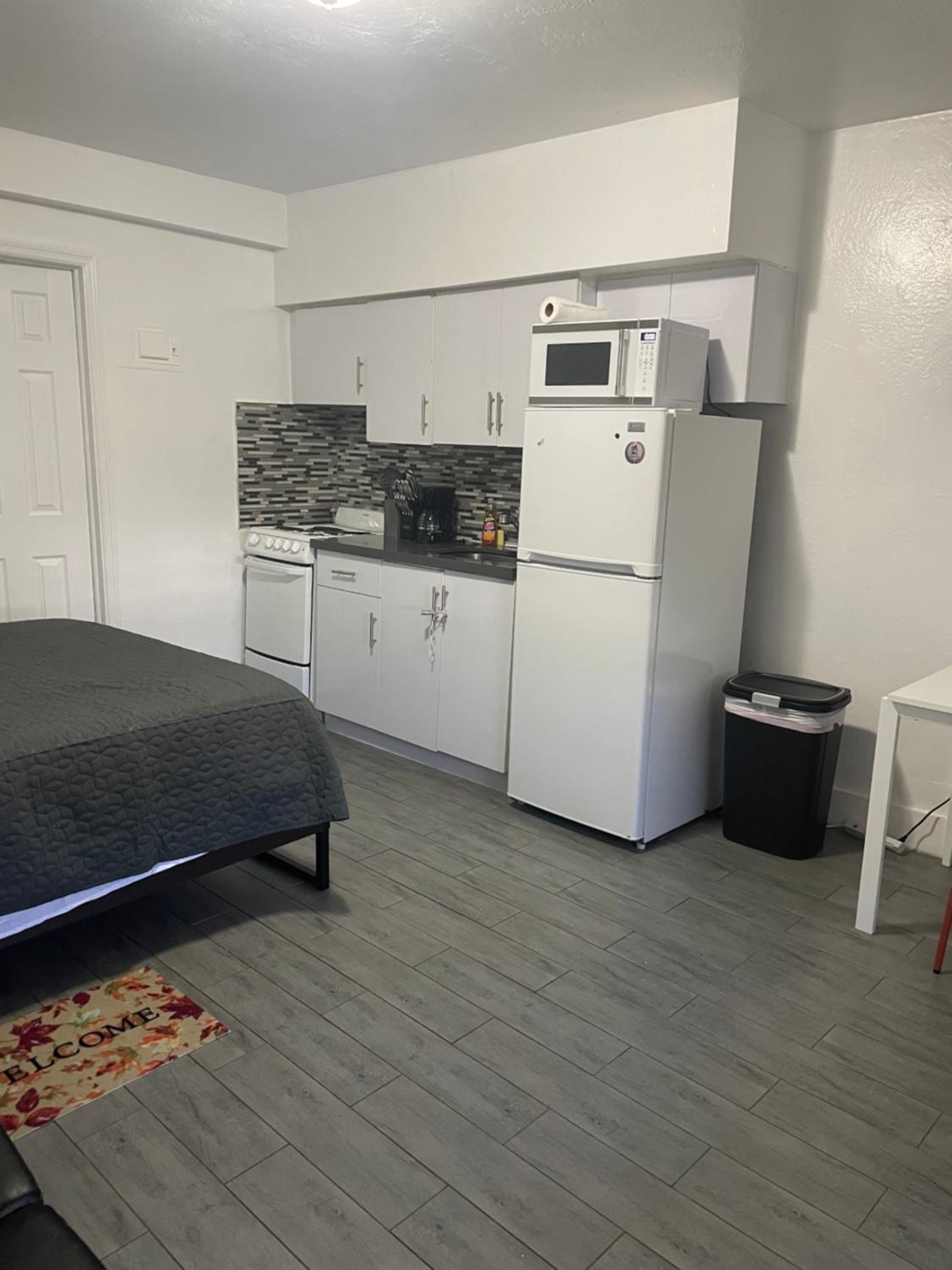 trendy Studios in Hollywood view 5