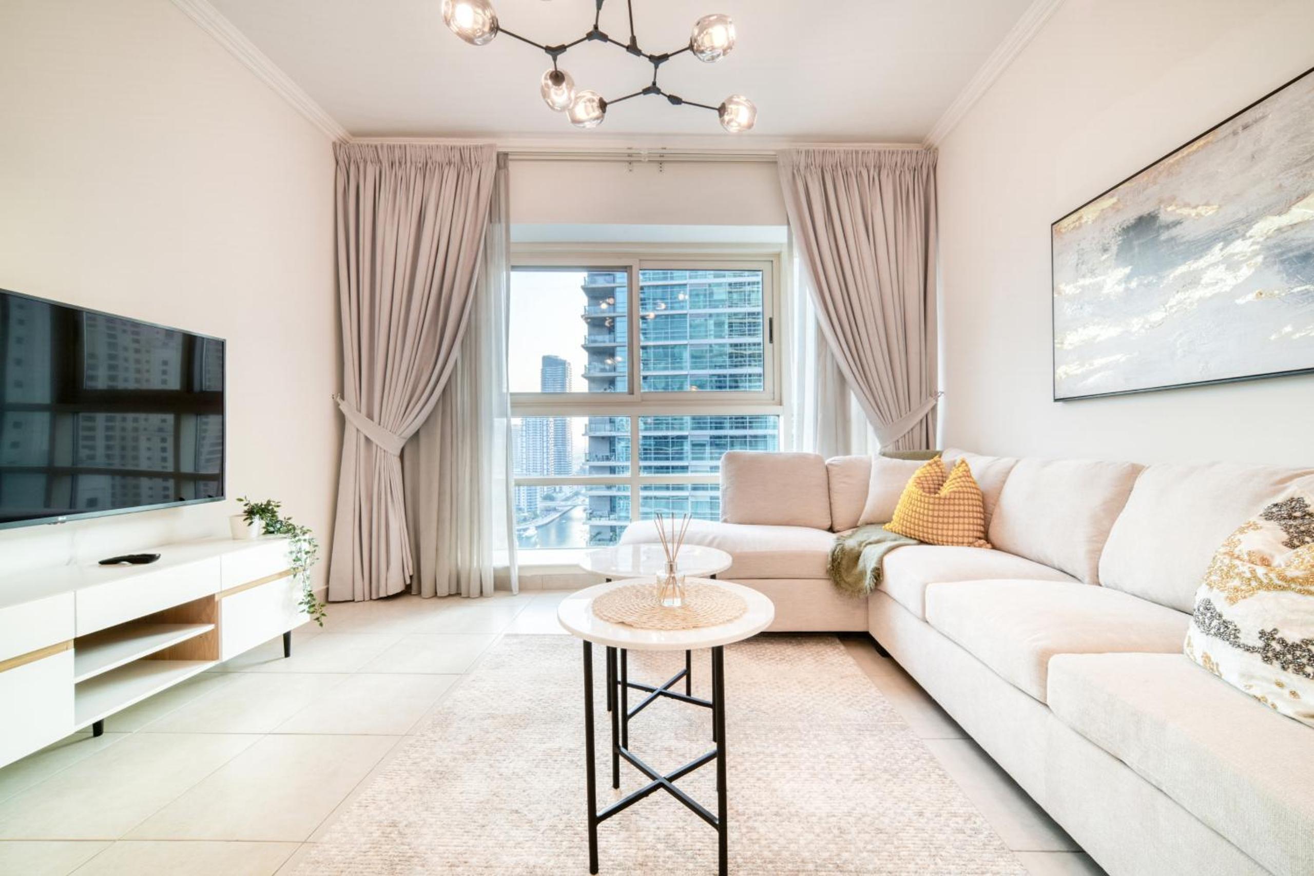Marina Quays West, Dubai Marina - Mint Stay