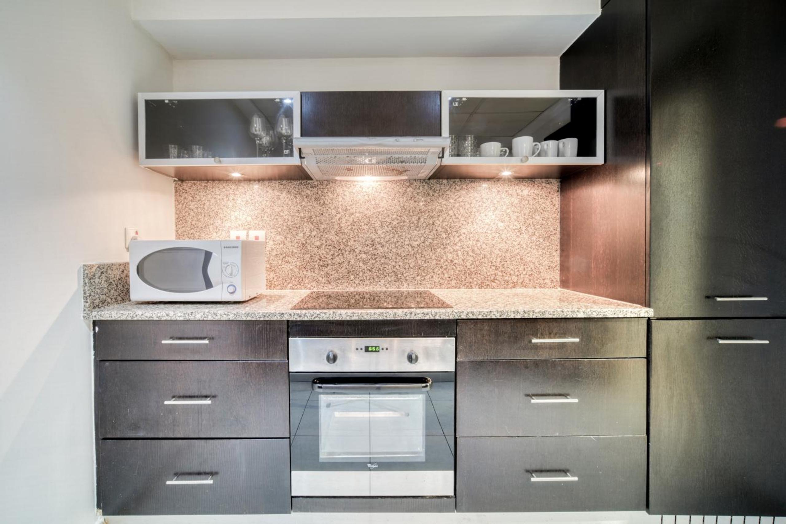 Marina Quays West, Dubai Marina - Mint Stay