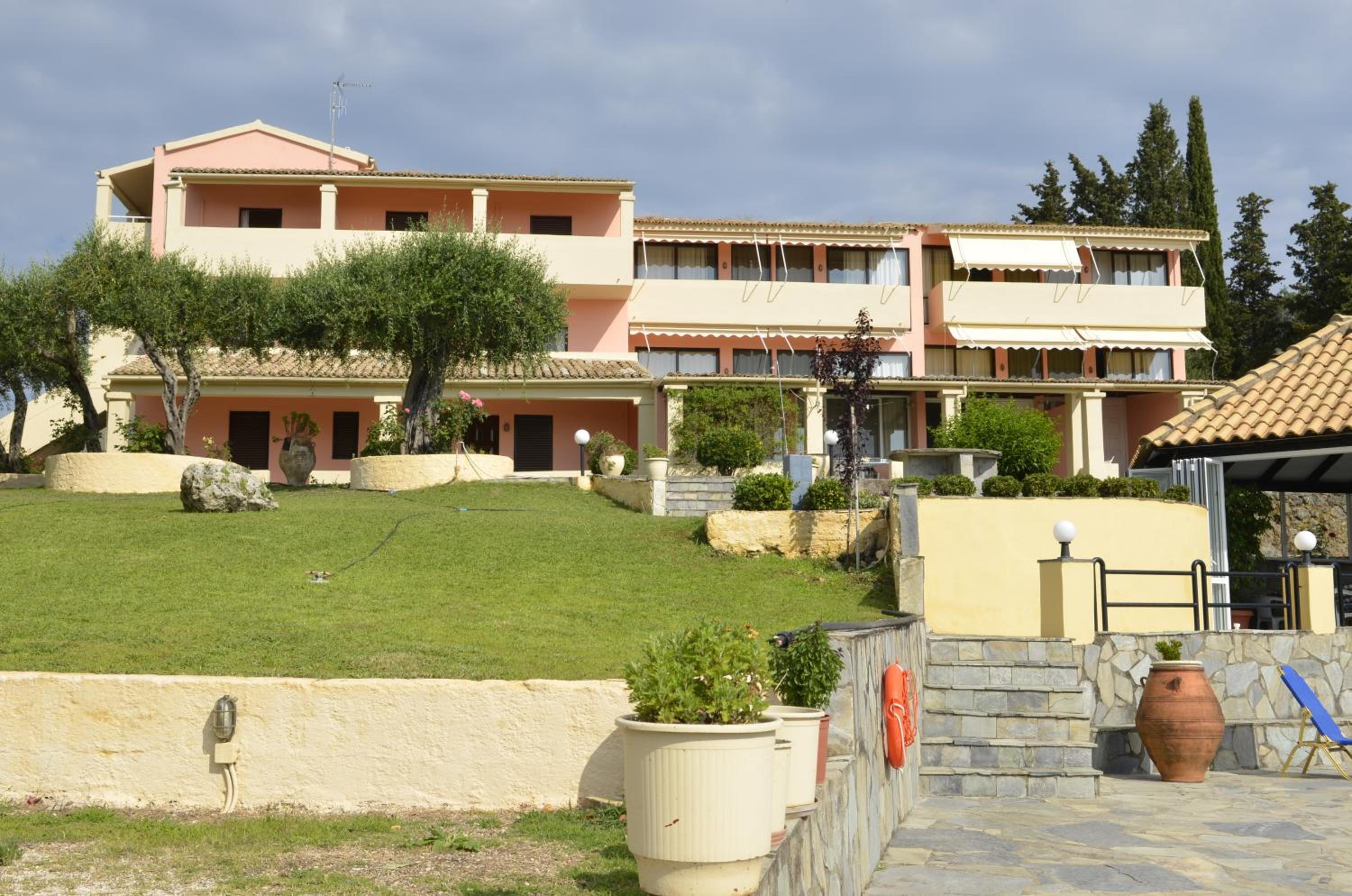 Penelope Apartment Hotel