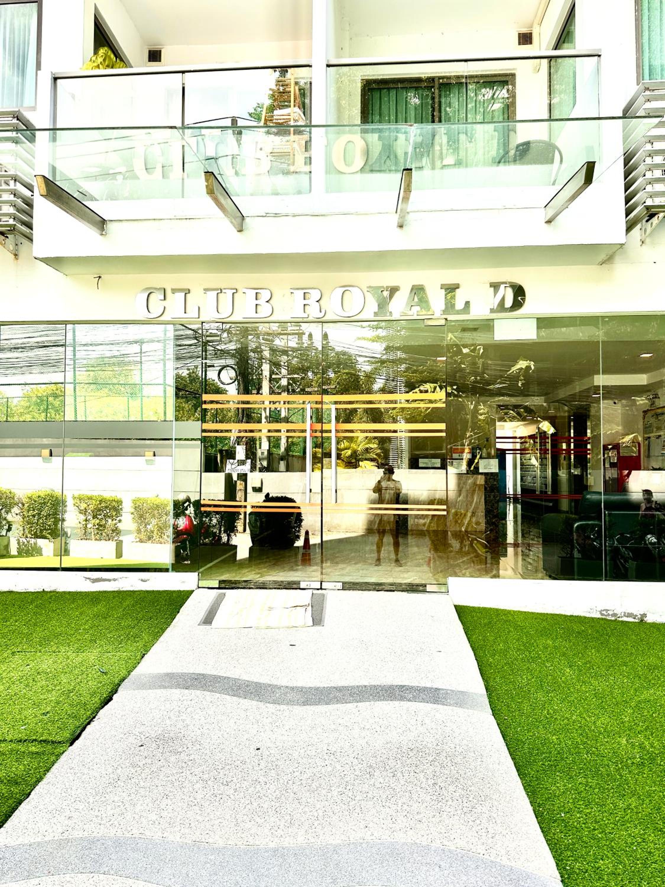 Club Royal Studio