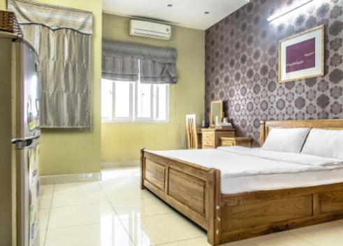 Luxury Hotel - 50/3 Truong Son, Tan Binh District - by Bayhostel
