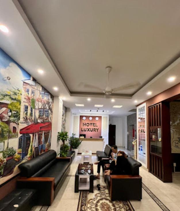 Luxury Hotel - 50/3 Truong Son, Tan Binh District - by Bayhostel