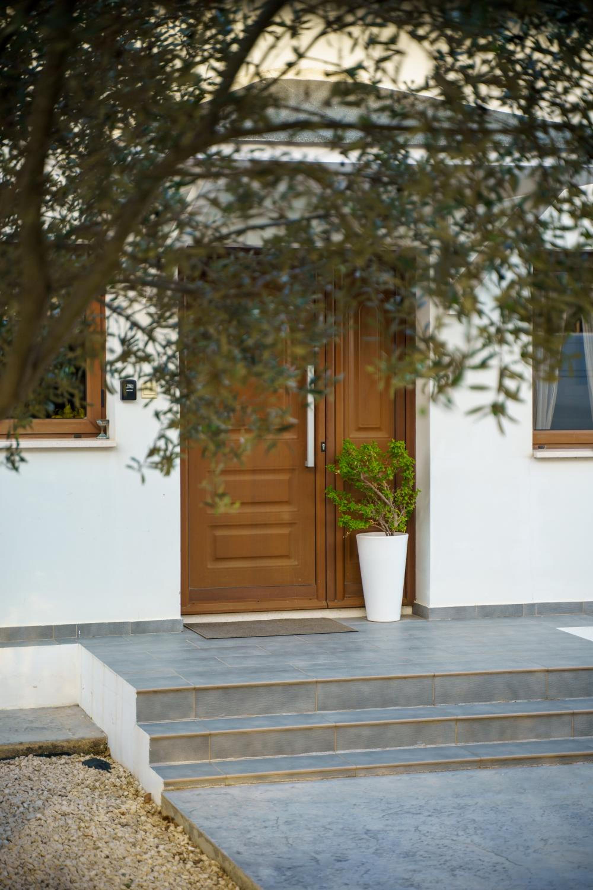 Villa Olivo Maroni view 3