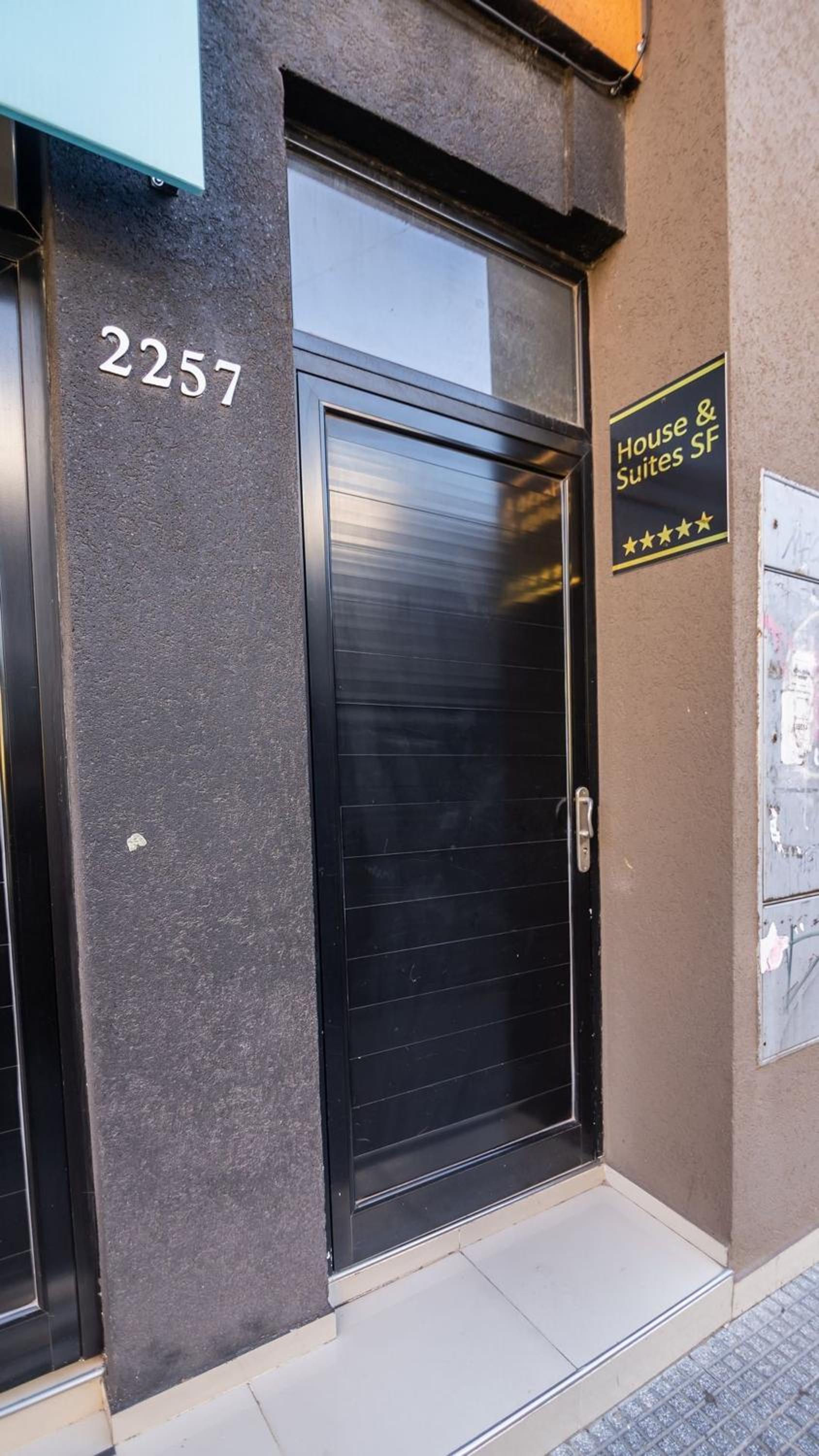 House and Suites SF
