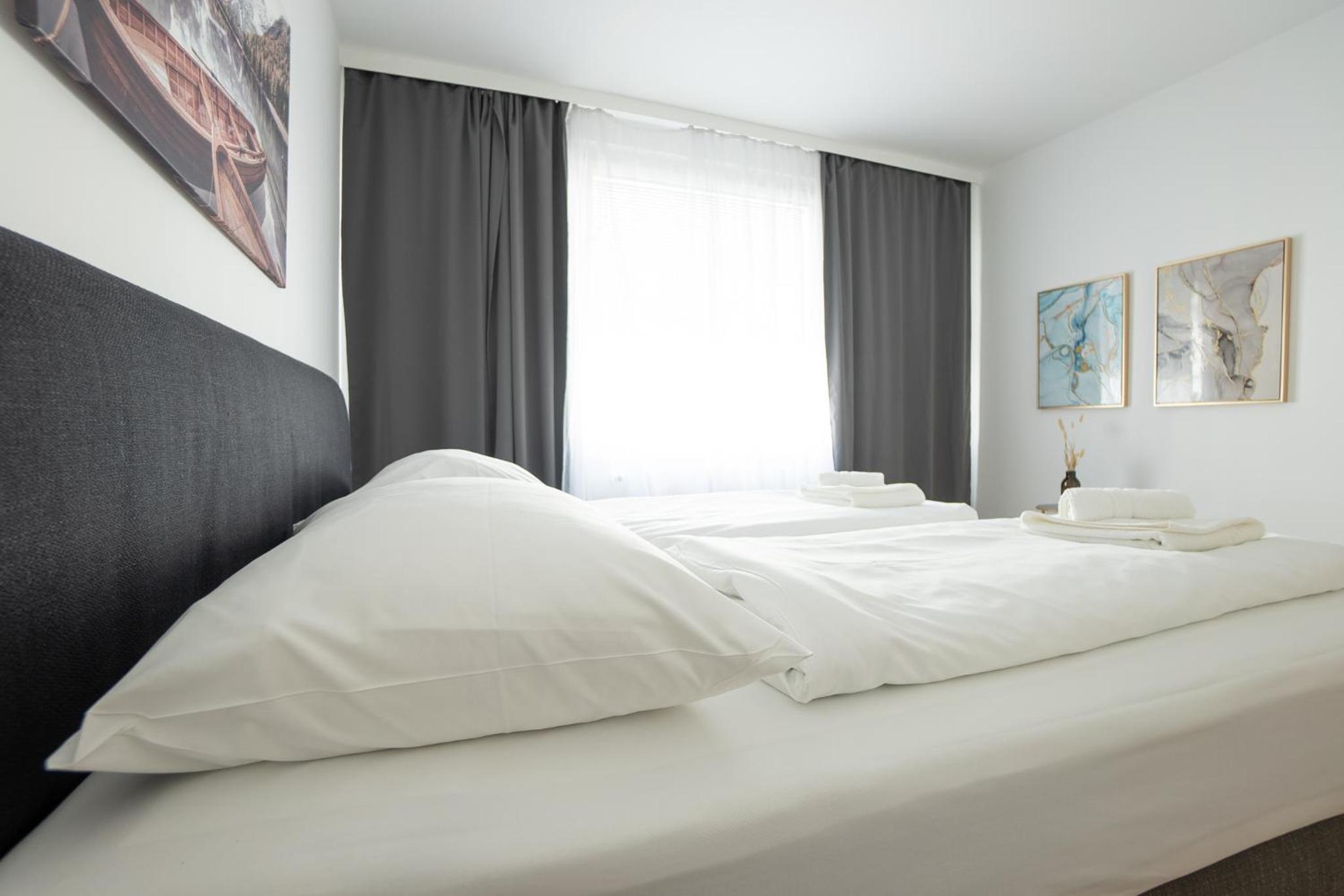 Charming Apartment with Balcony, Close to Stephansdom Cathedral
