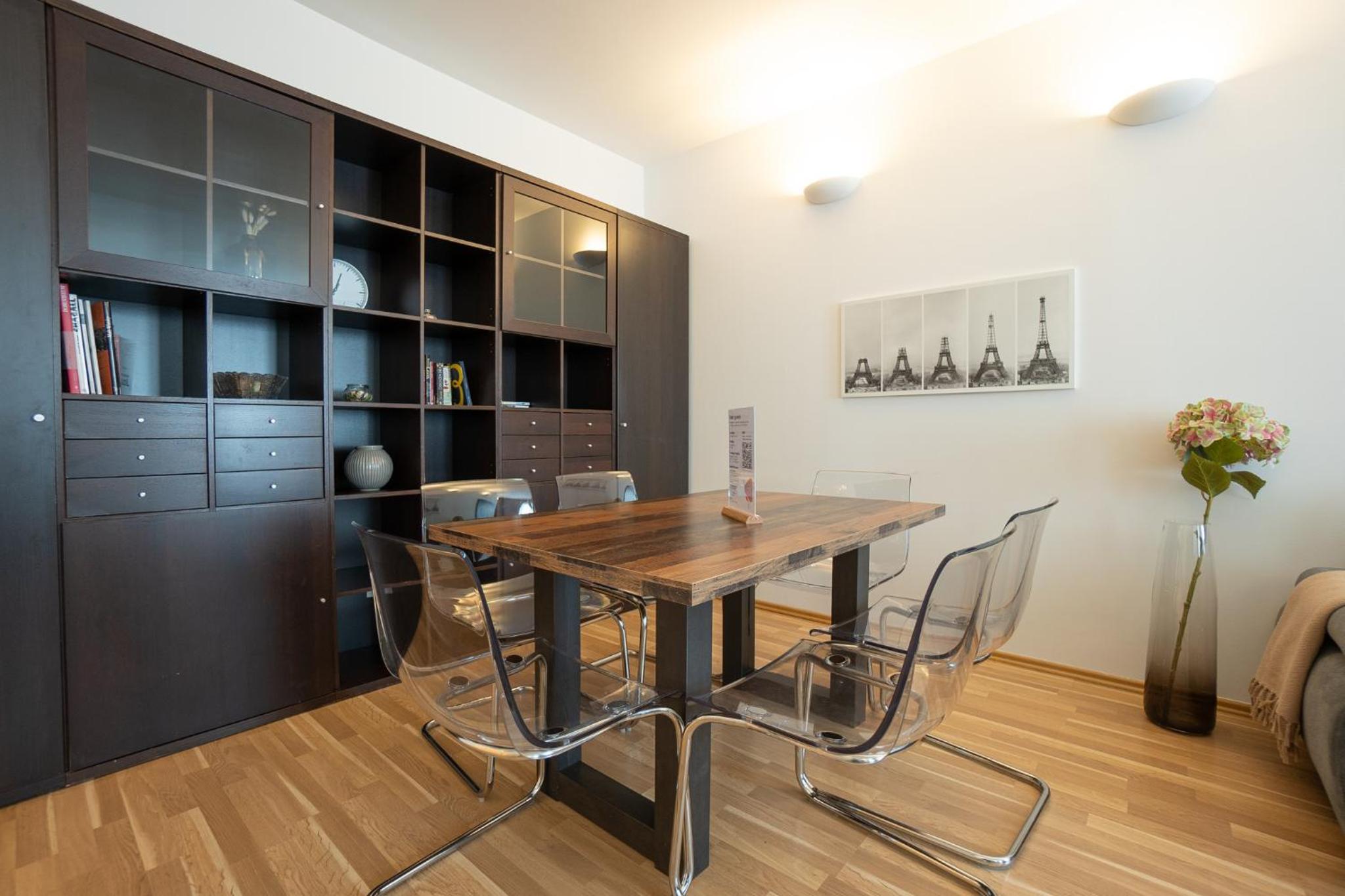 Charming Apartment with Balcony, Close to Stephansdom Cathedral