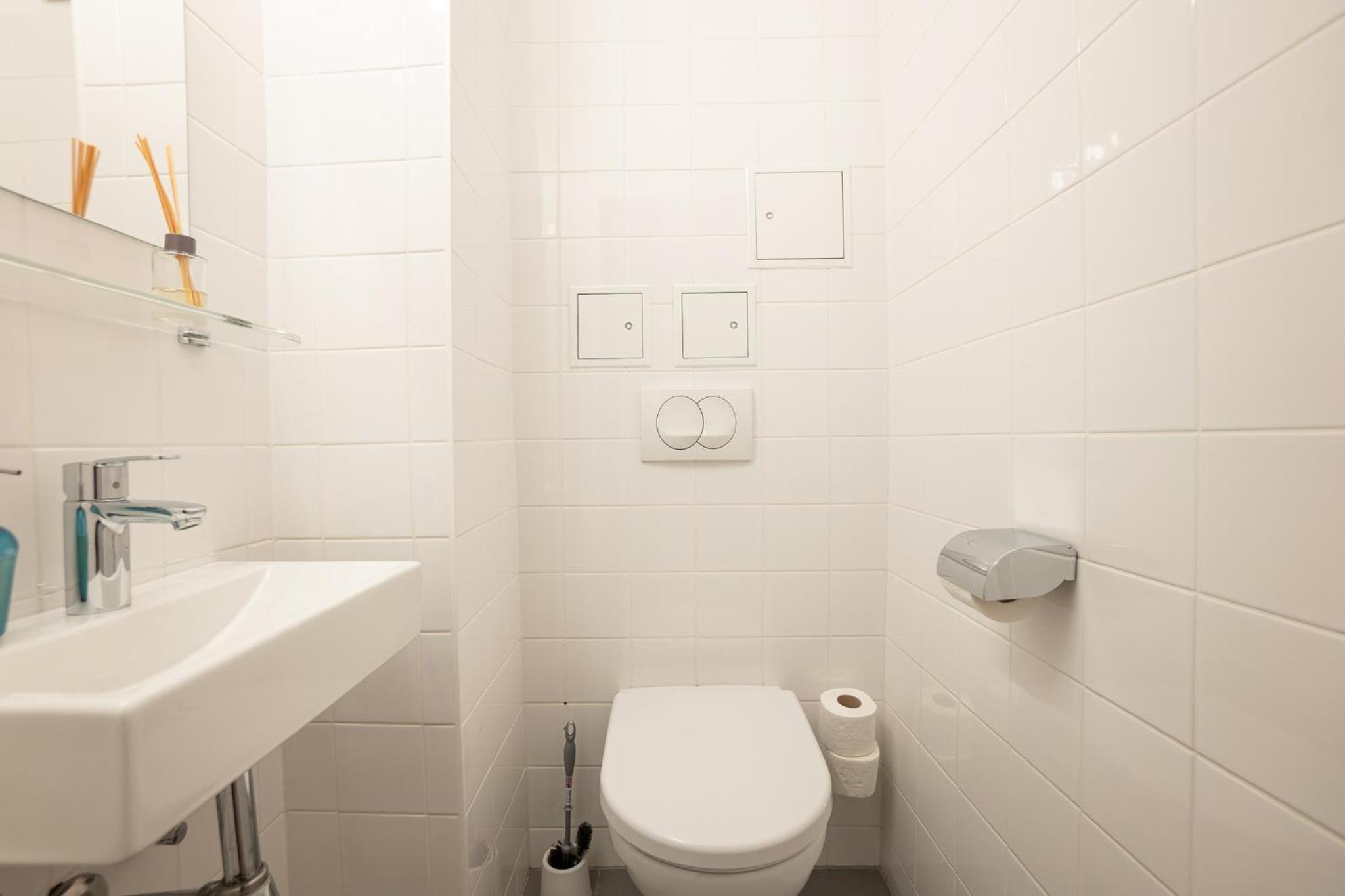Charming Apartment with Balcony, Close to Stephansdom Cathedral