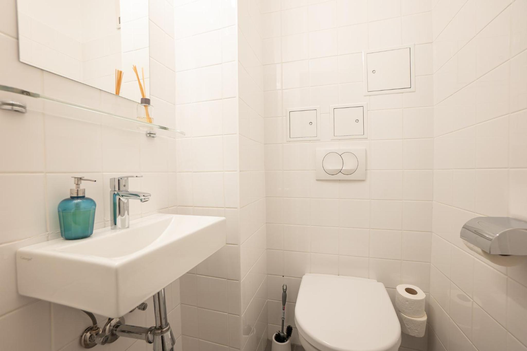 Charming Apartment with Balcony, Close to Stephansdom Cathedral